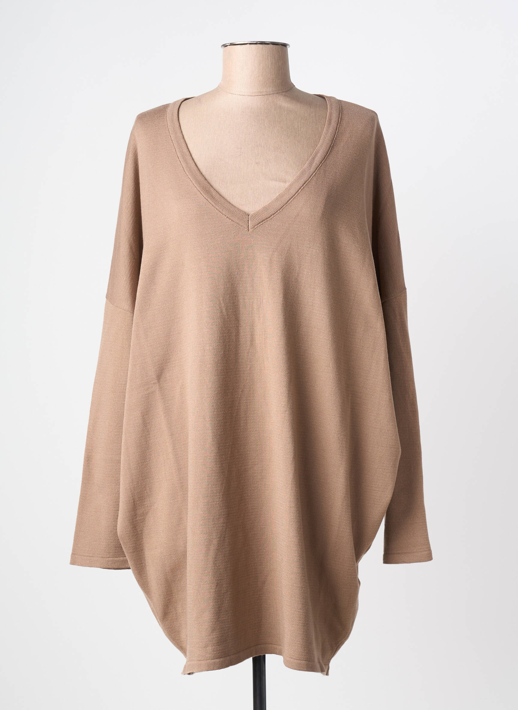 Megztinė suknelė tiesi kirpimas ilgos rankovės rudas MAT. moteris