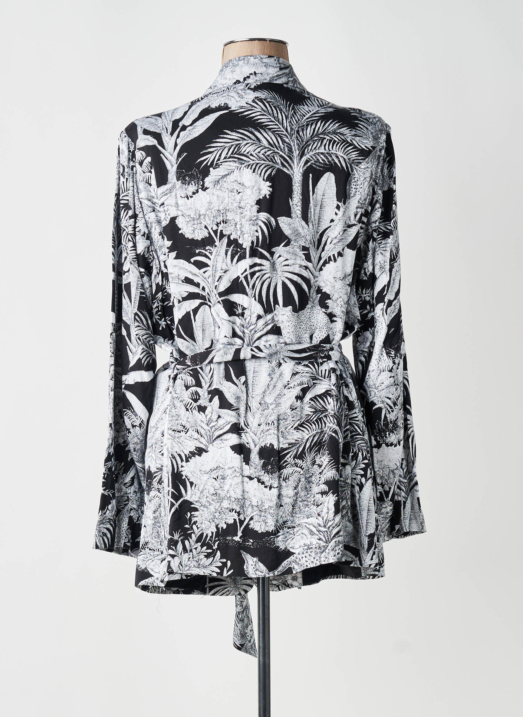 Kimono striukė ilgos rankovės juodas YESTA moteris