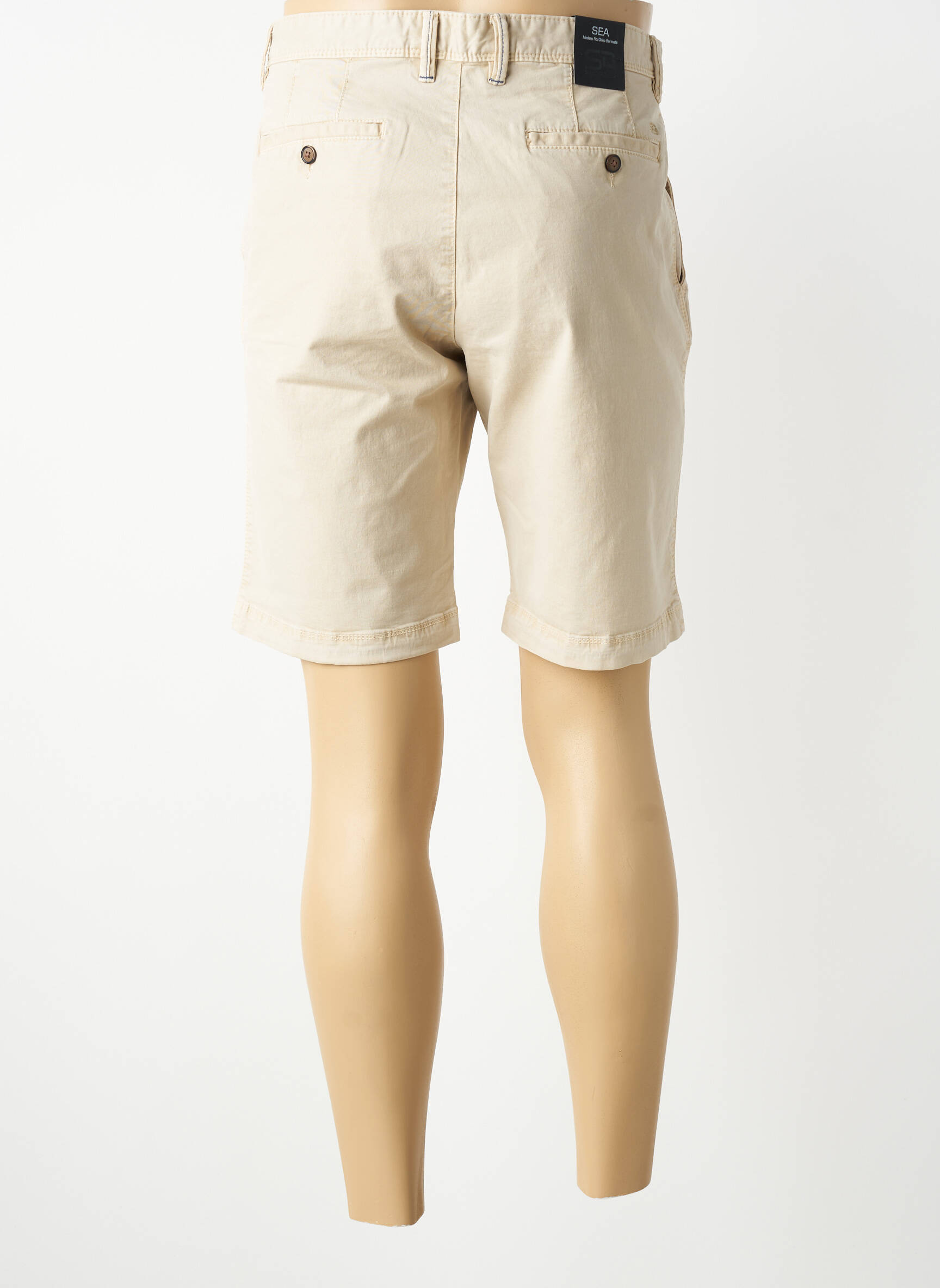 Bermudas popelinos audinys, kuris pasižymi lygiu ir tankiu paviršiumi. normala dydis bežinis S4 JACKETS vyras