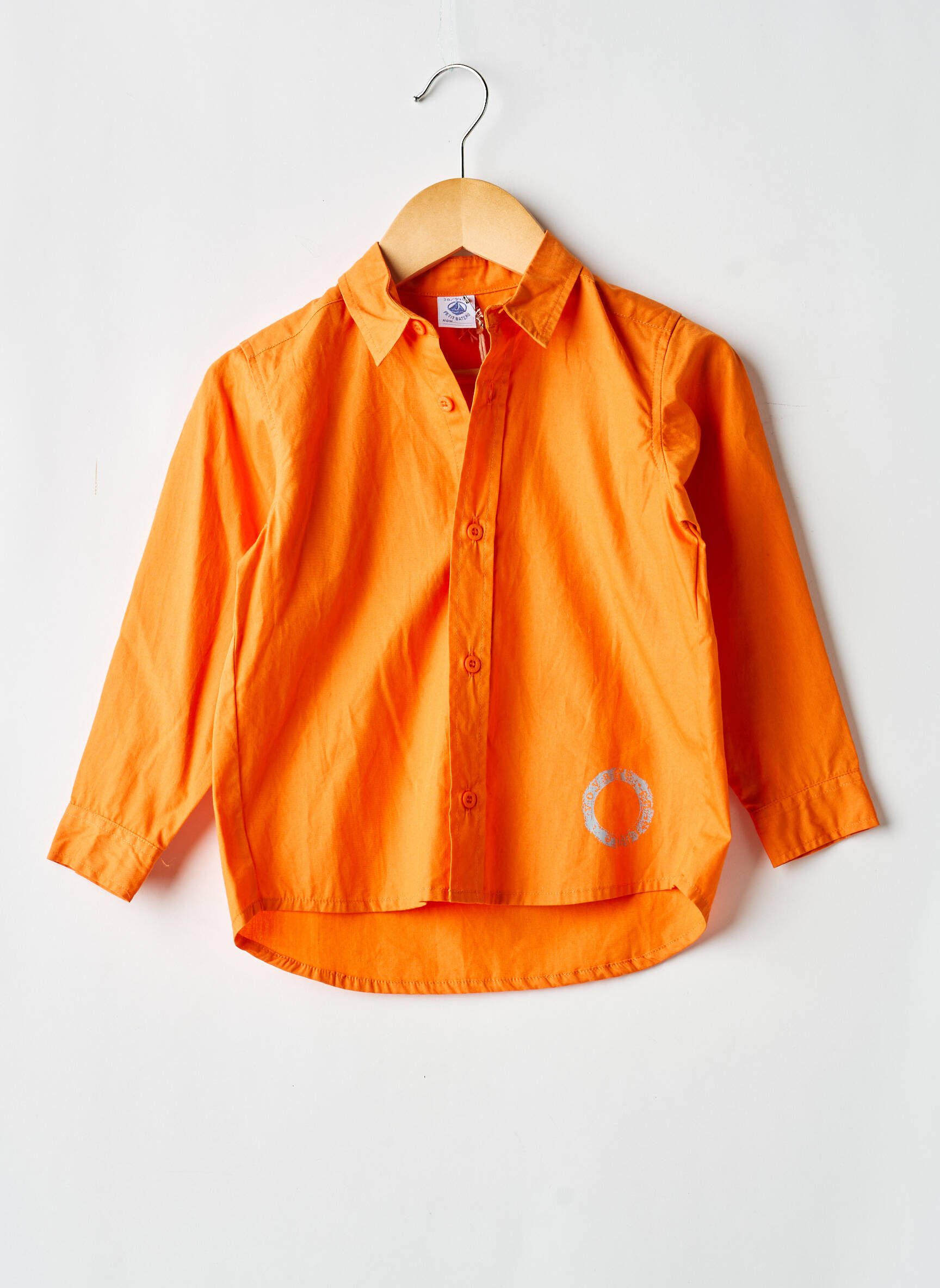 Ilgomis rankovėmis marškinys popelinos audinys, kuris pasižymi lygiu ir tankiu paviršiumi. oranžinė PETIT BATEAU berniukas