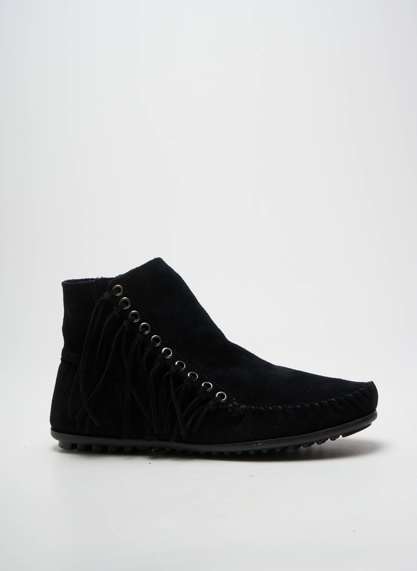 Batai/botai apvalus mygtukas plokščias kulnas iki 3 cm juodas MINNETONKA moteris