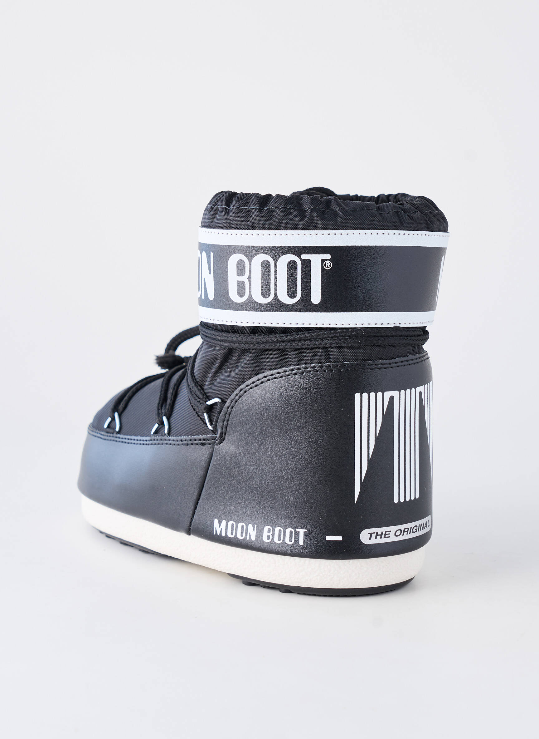 Batai/botai apvalus mygtukas plokščias kulnas iki 3 cm juodas MOON BOOT moteris