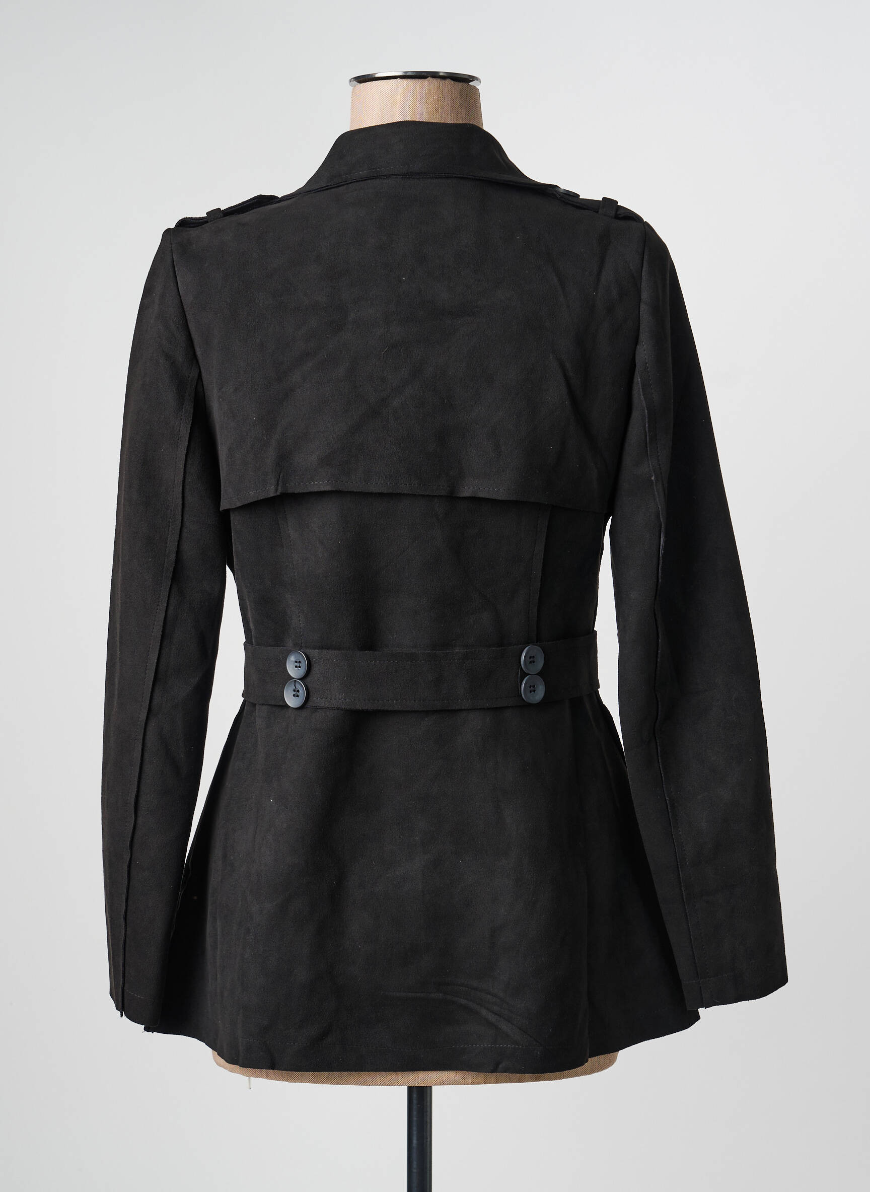 Paltas kišenės be gobtuvų juodas HF WOMAN COLLECTION moteris