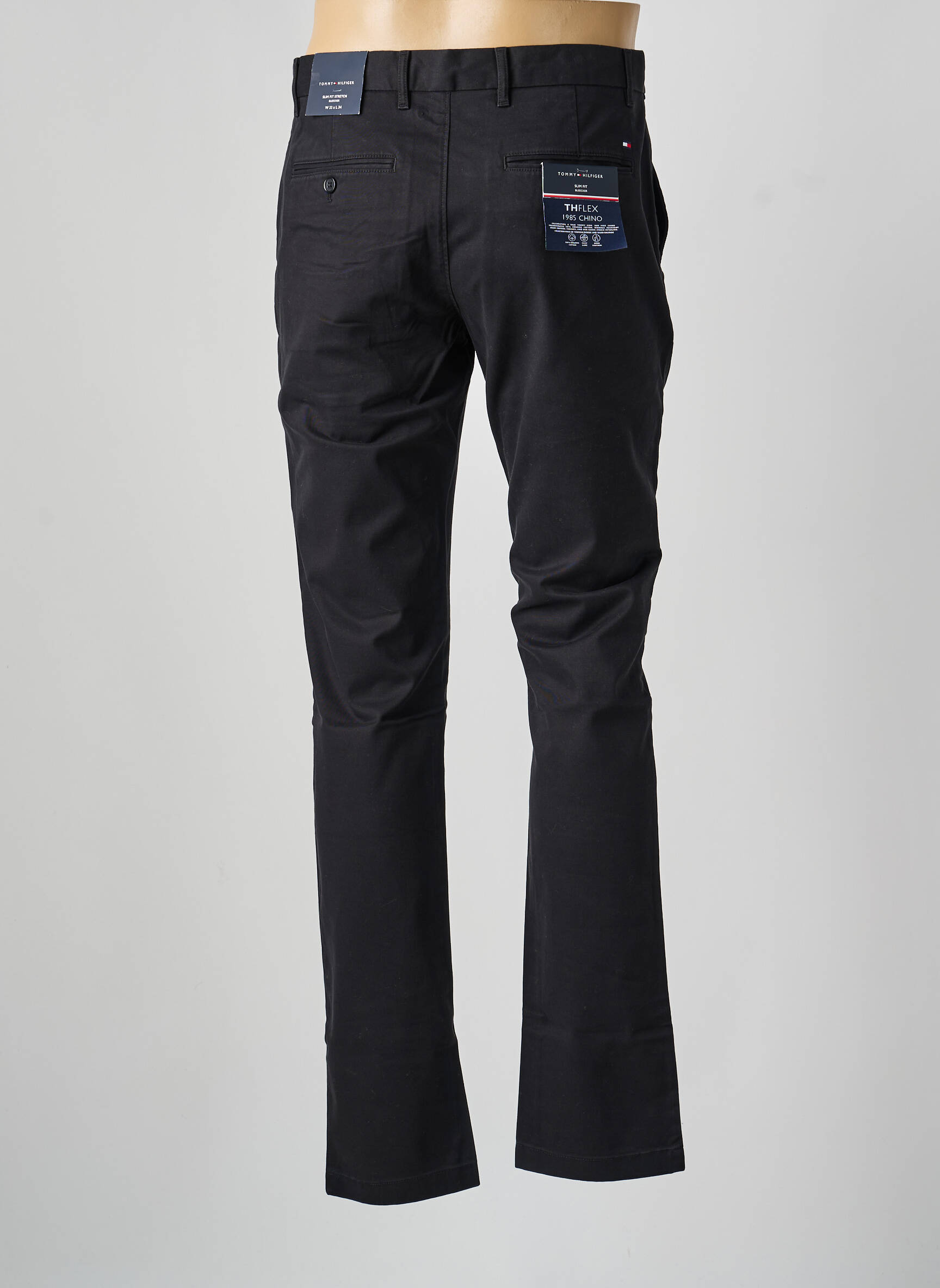 Chino kelnė popelinos audinys, kuris pasižymi lygiu ir tankiu paviršiumi. normala dydis juodas TOMMY HILFIGER vyras