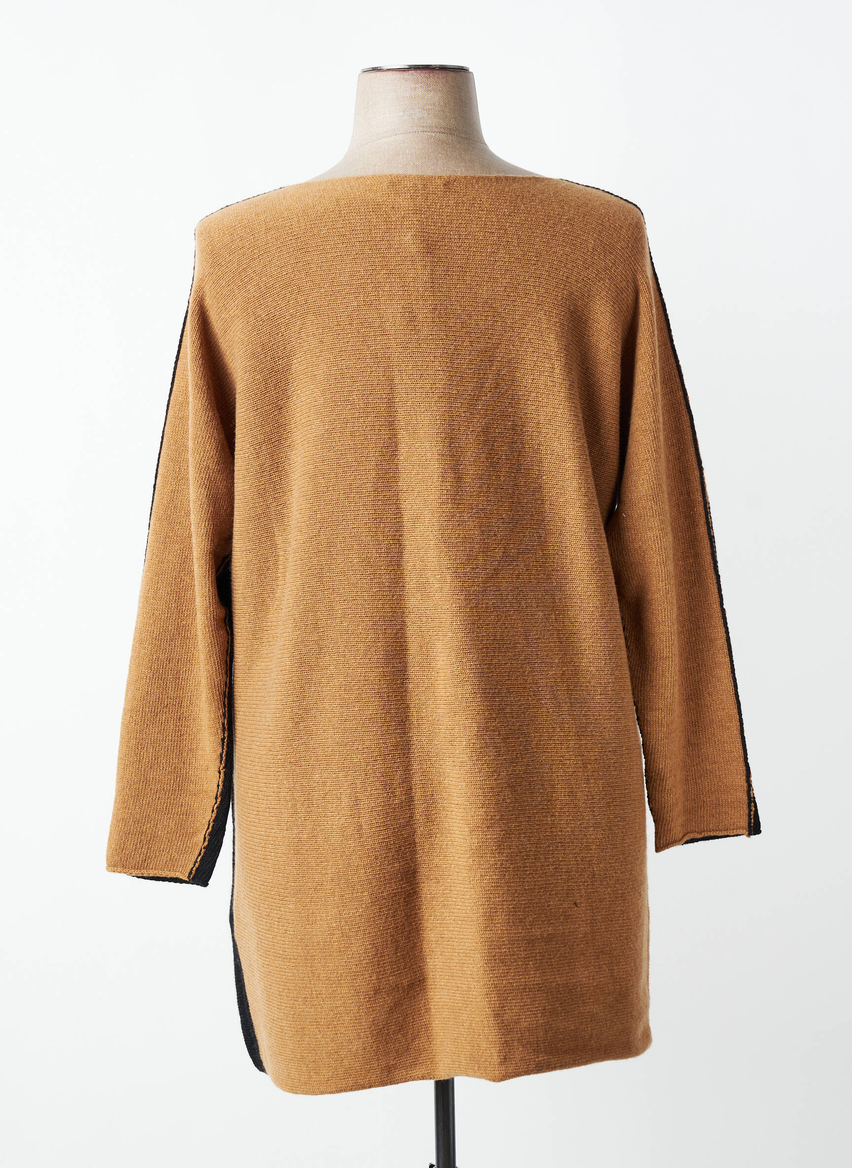 Megztinė suknelė tiesi kirpimas ilgos rankovės juodas SOPHIA moteris