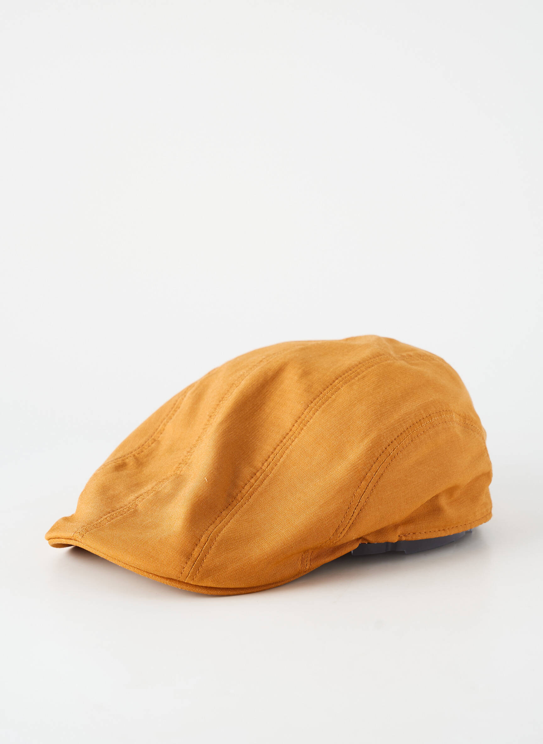 Kepuraitė popelinos audinys, kuris pasižymi lygiu ir tankiu paviršiumi. rudas AUSSIE APPAREL vyras