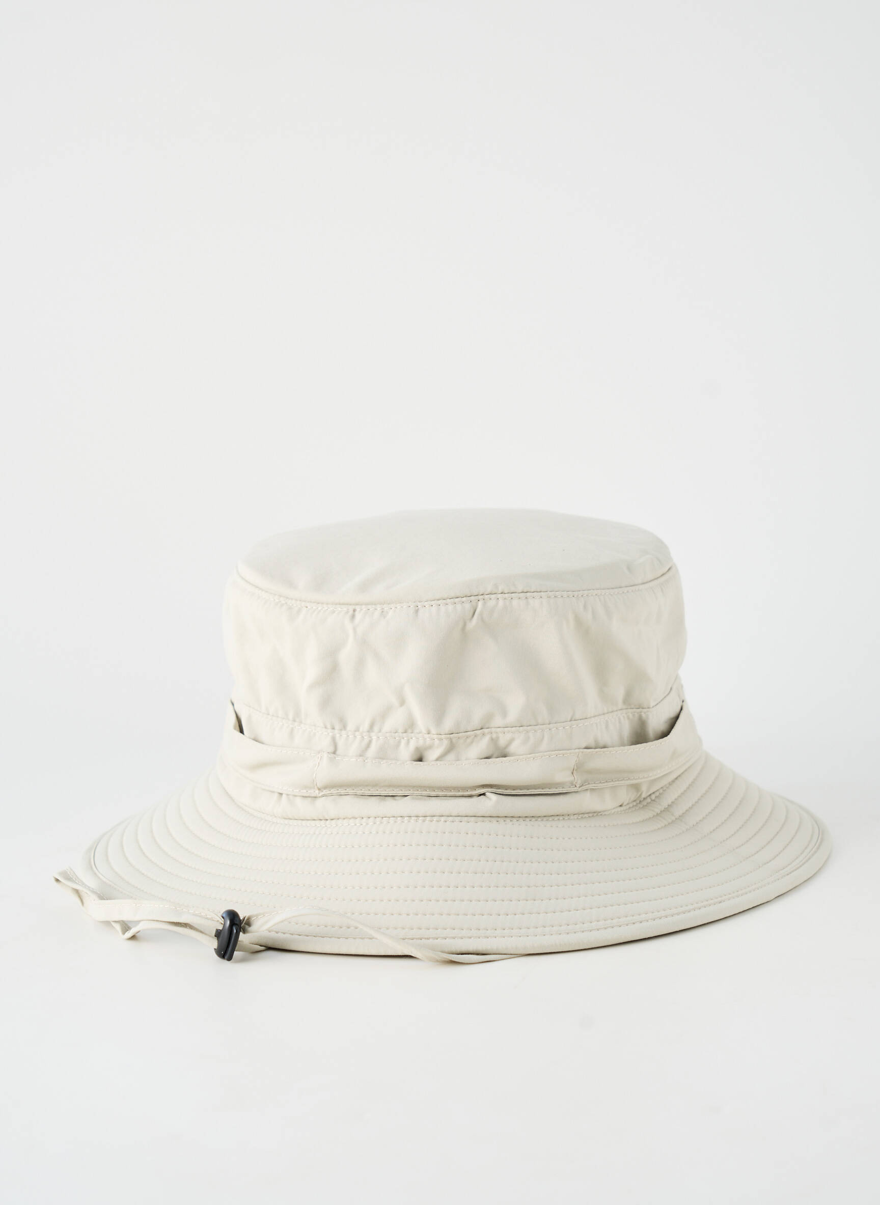 Skrybėlė popelinos audinys, kuris pasižymi lygiu ir tankiu paviršiumi. bežinis AUSSIE APPAREL vyras