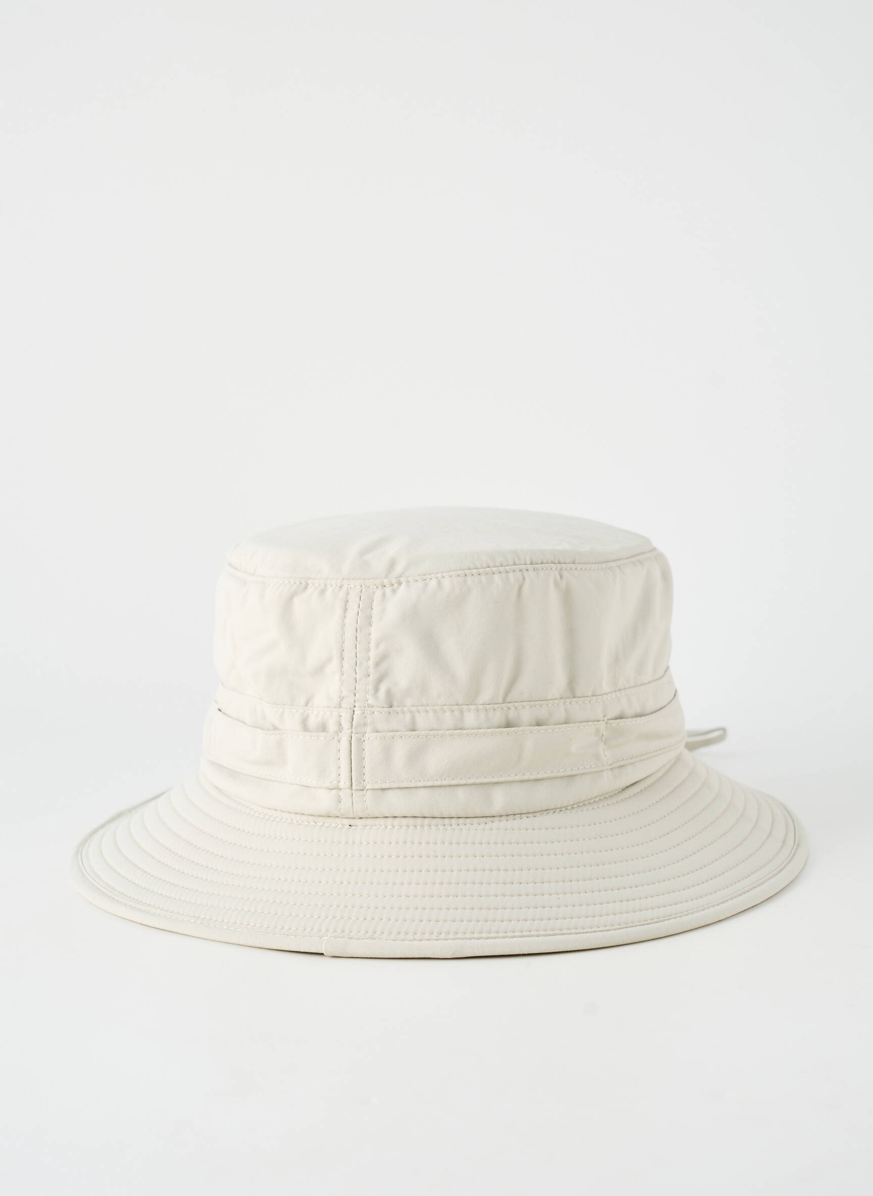 Skrybėlė popelinos audinys, kuris pasižymi lygiu ir tankiu paviršiumi. bežinis AUSSIE APPAREL vyras