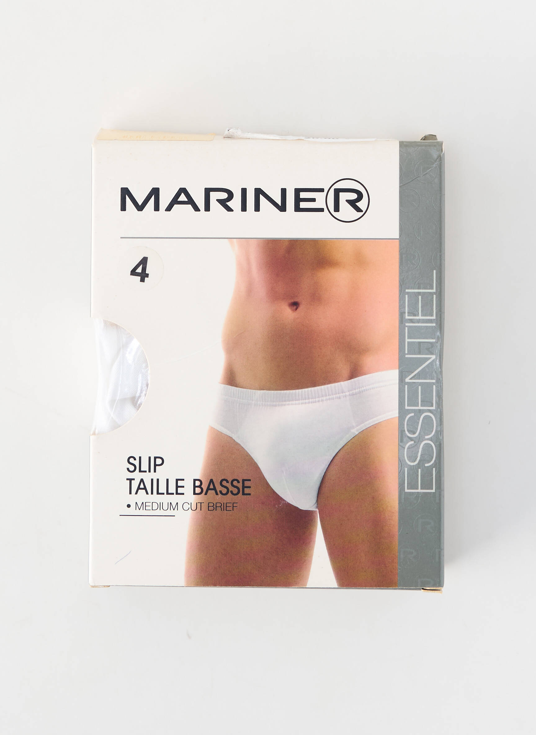 Kelnaitė popelinos audinys, kuris pasižymi lygiu ir tankiu paviršiumi. baltas MARINER vyras