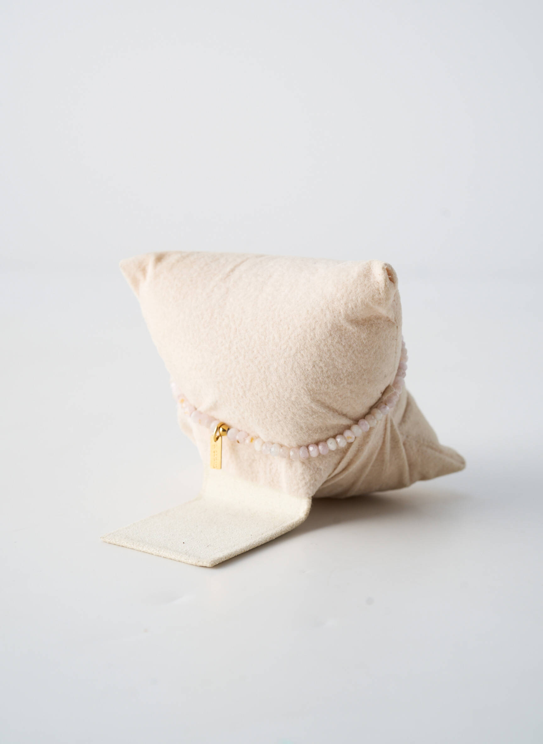 Apyrankė akmuo dekoracija baltas BY GARANCE moteris