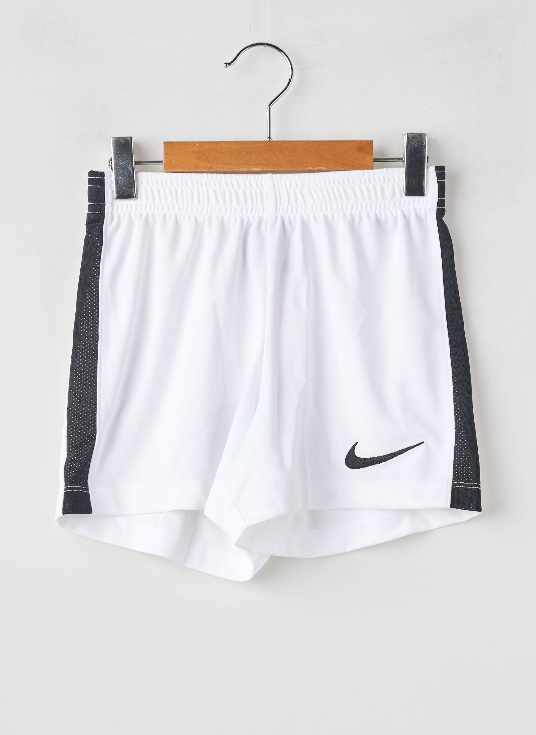 Šortas popelinos audinys, kuris pasižymi lygiu ir tankiu paviršiumi. elastinė dydis baltas NIKE vaikas