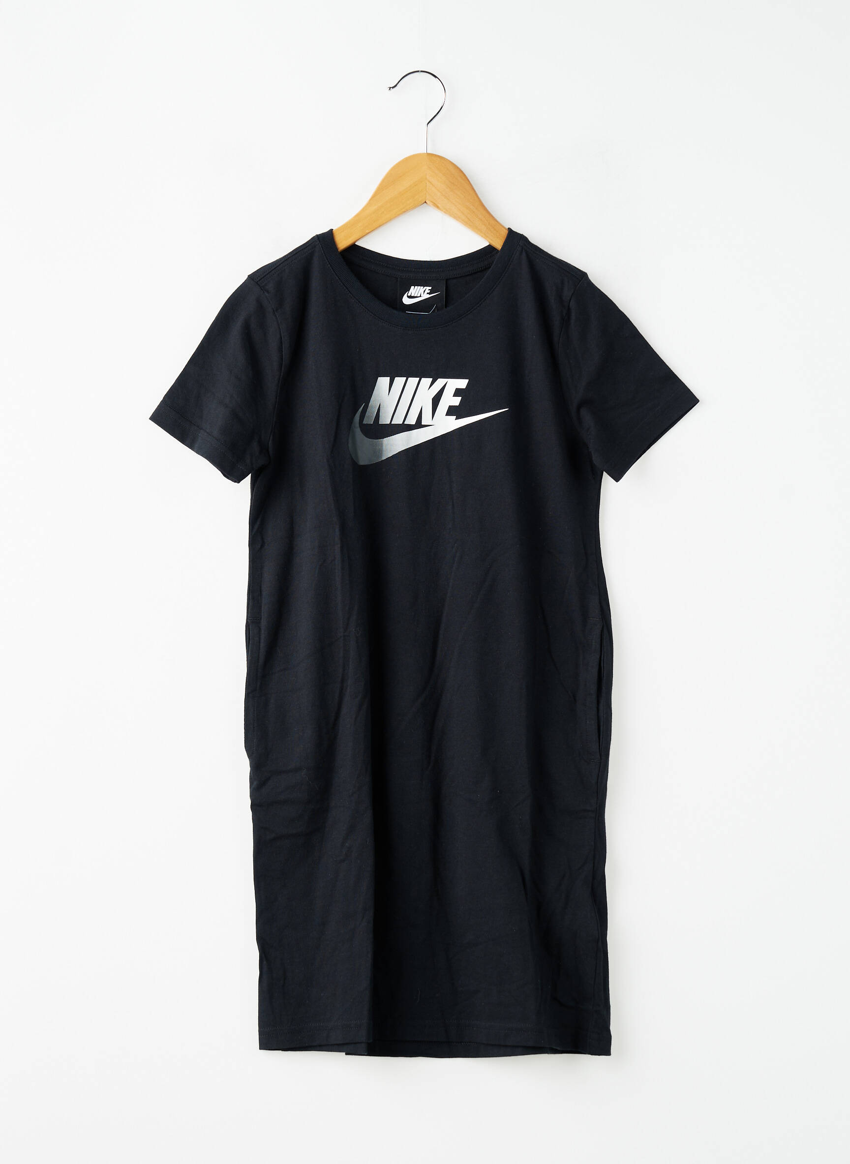 Pusilgių suknelė trumpas rankovės trumpas rankovės juodas NIKE mergina