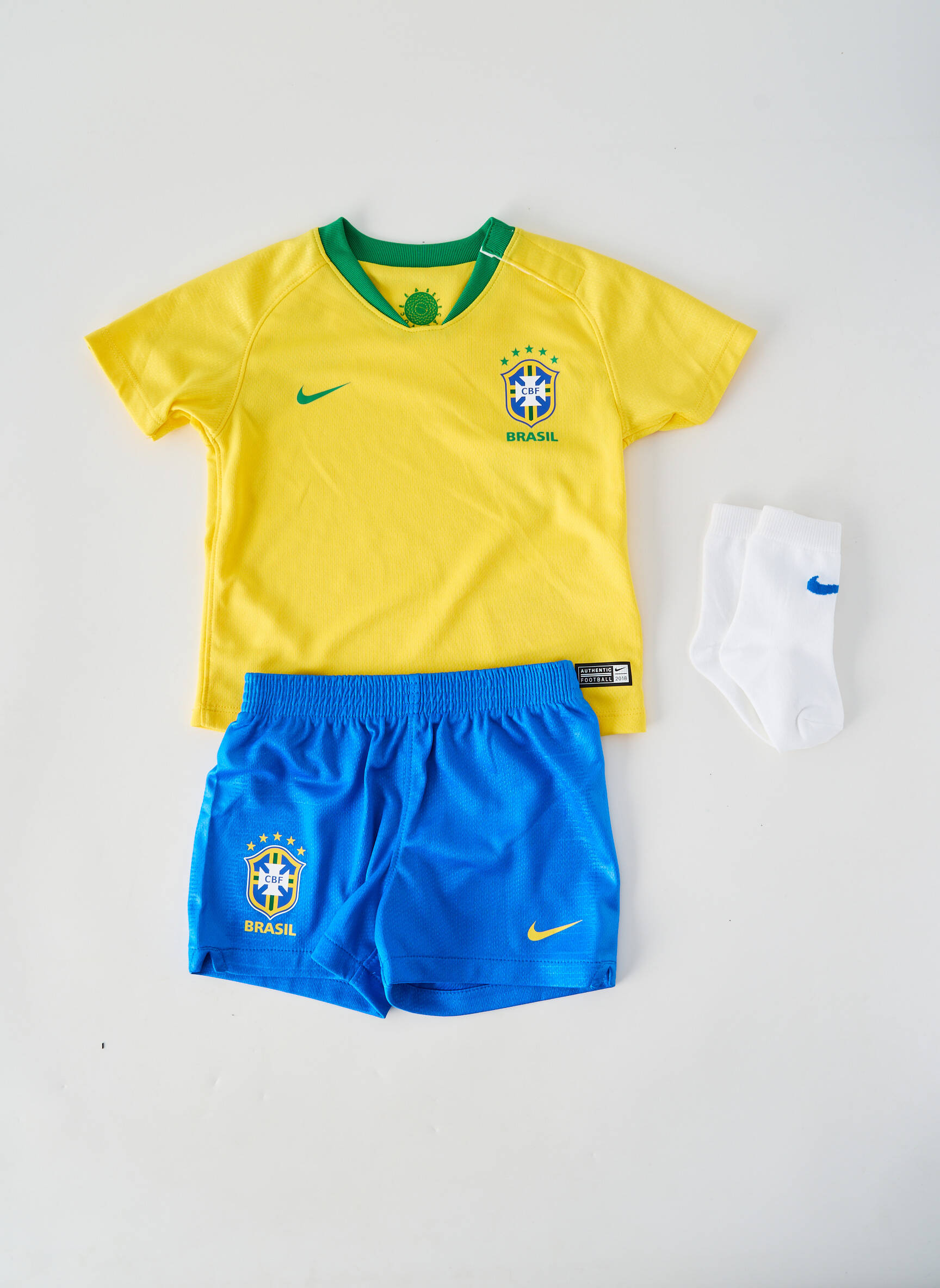 Šortų rinkinys flokuota serigrafija geltona NIKE berniukas