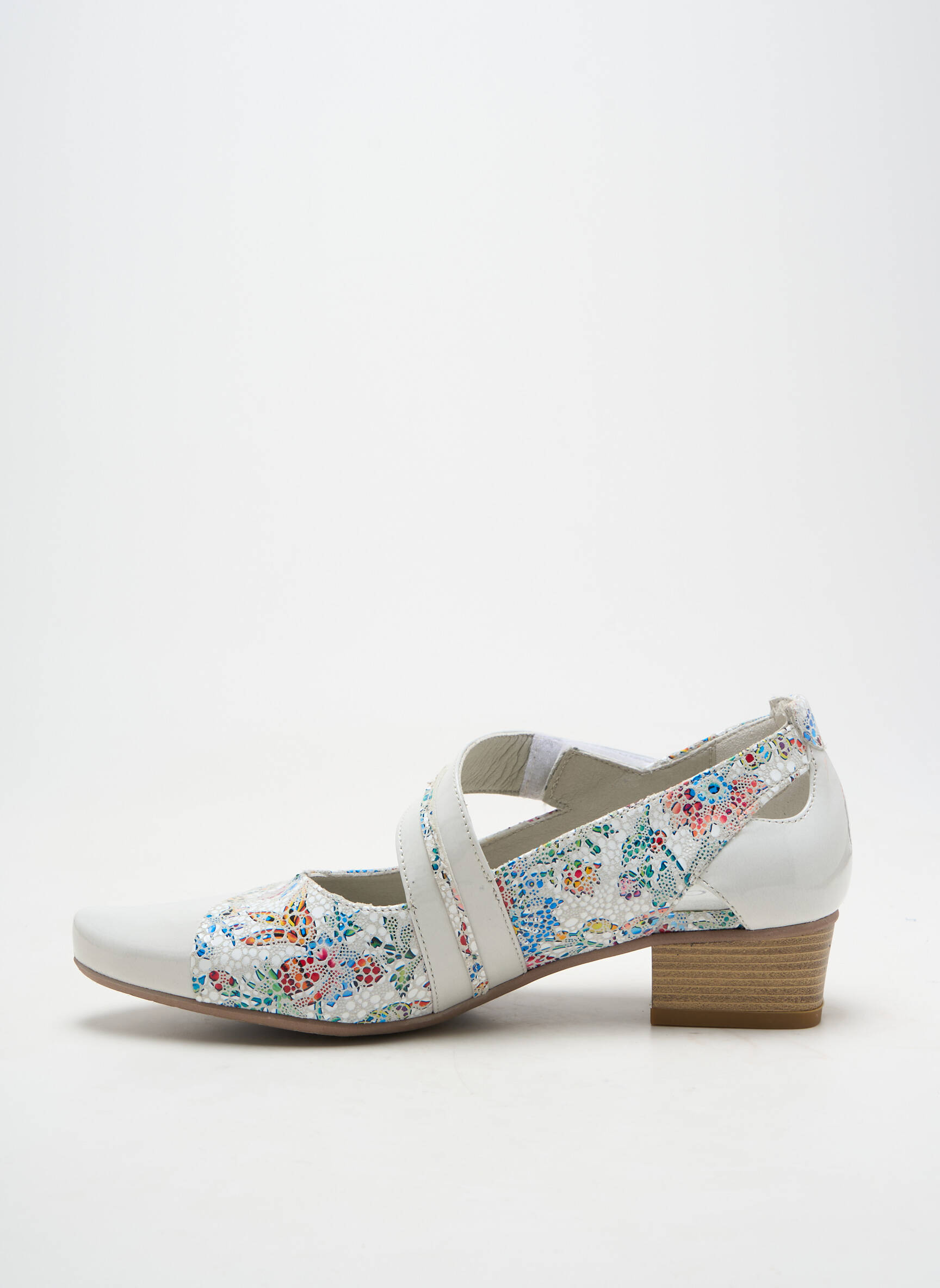 Aukštakulniai lygus medžiaga plokščias kulnas iki 3 cm baltas DORKING moteris