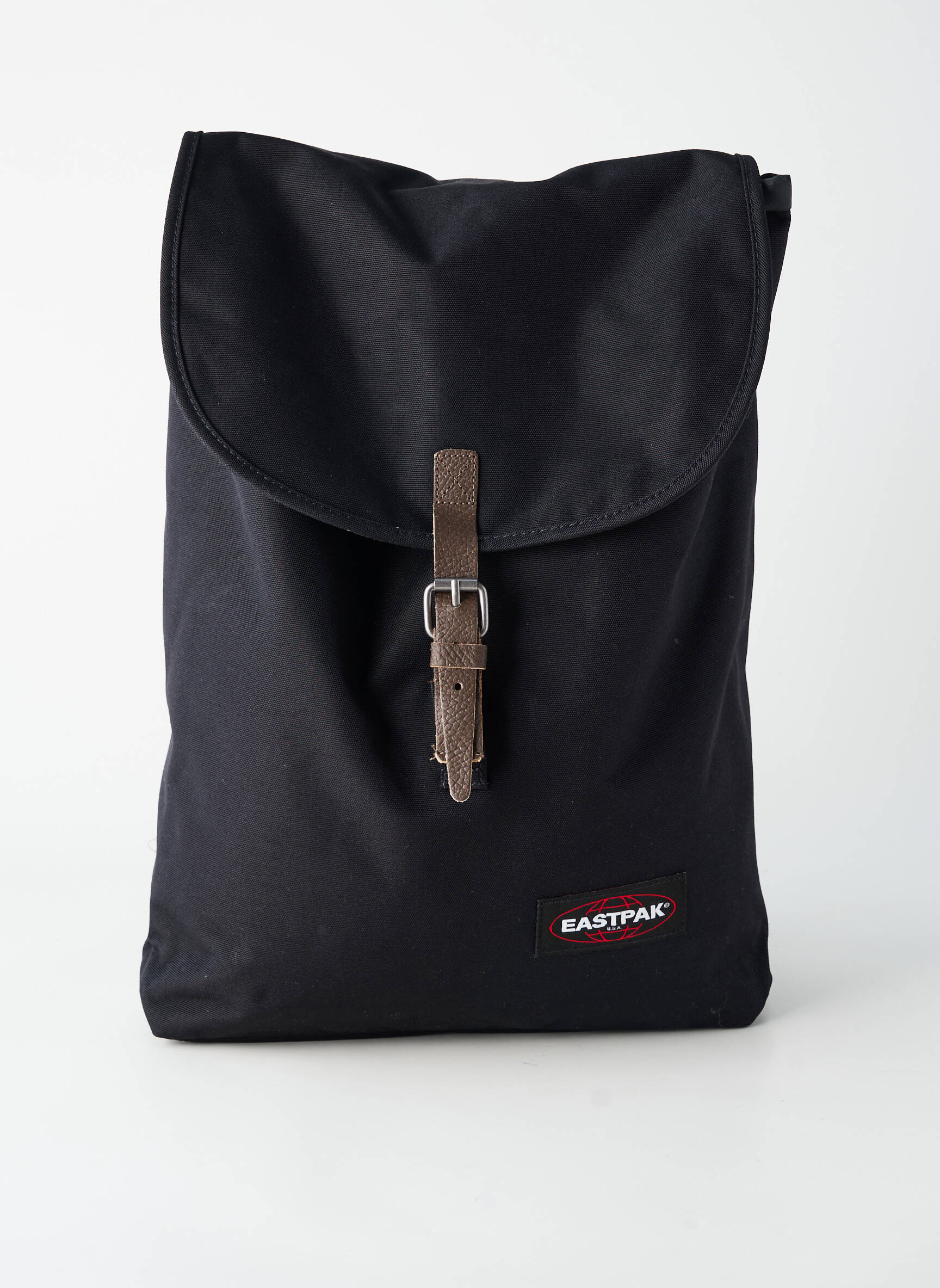 Kuprinė daug kišenių juodas EASTPAK moteris