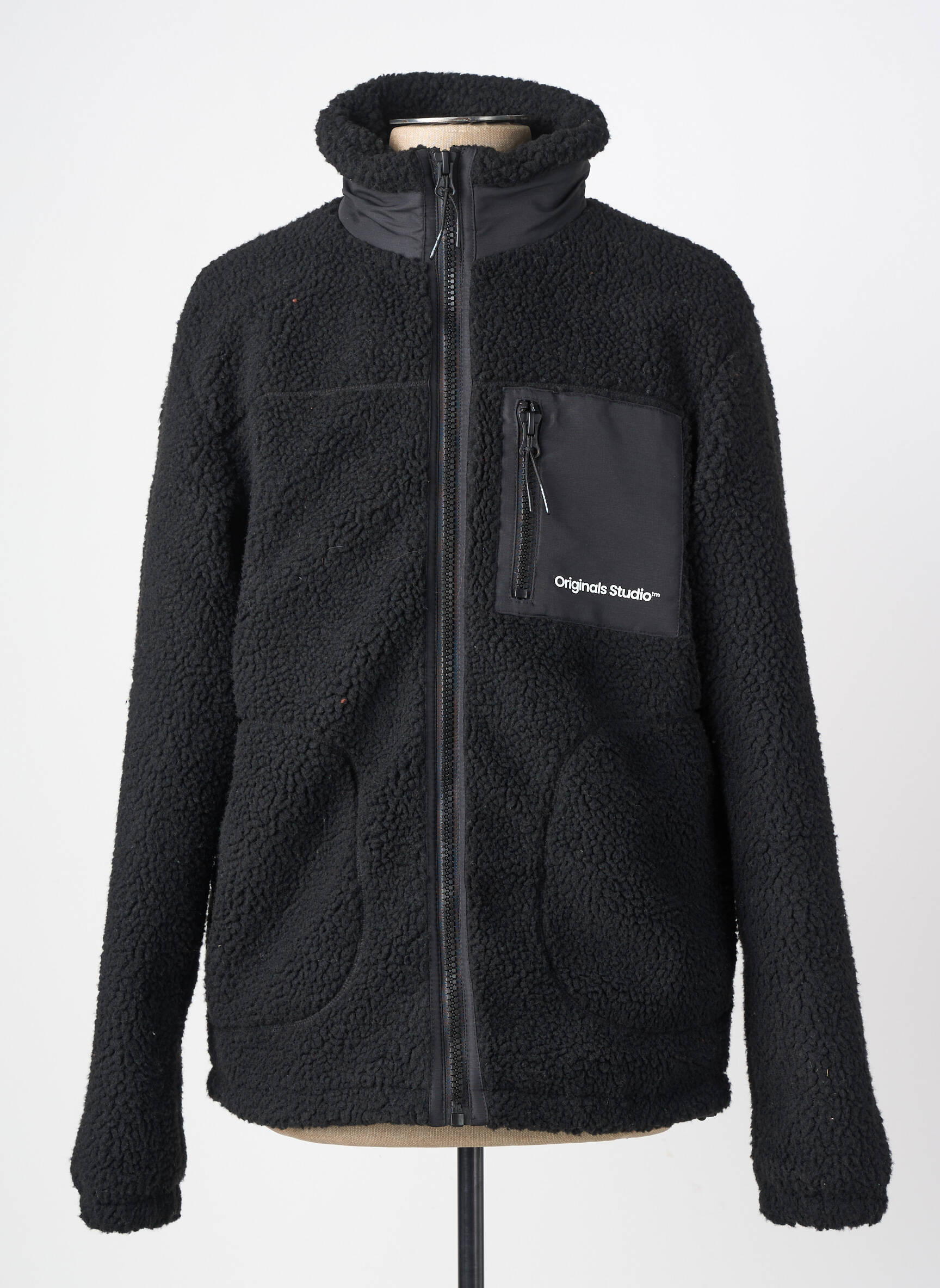 Poliarinė centrinė iškirptė juodas JACK & JONES vyras