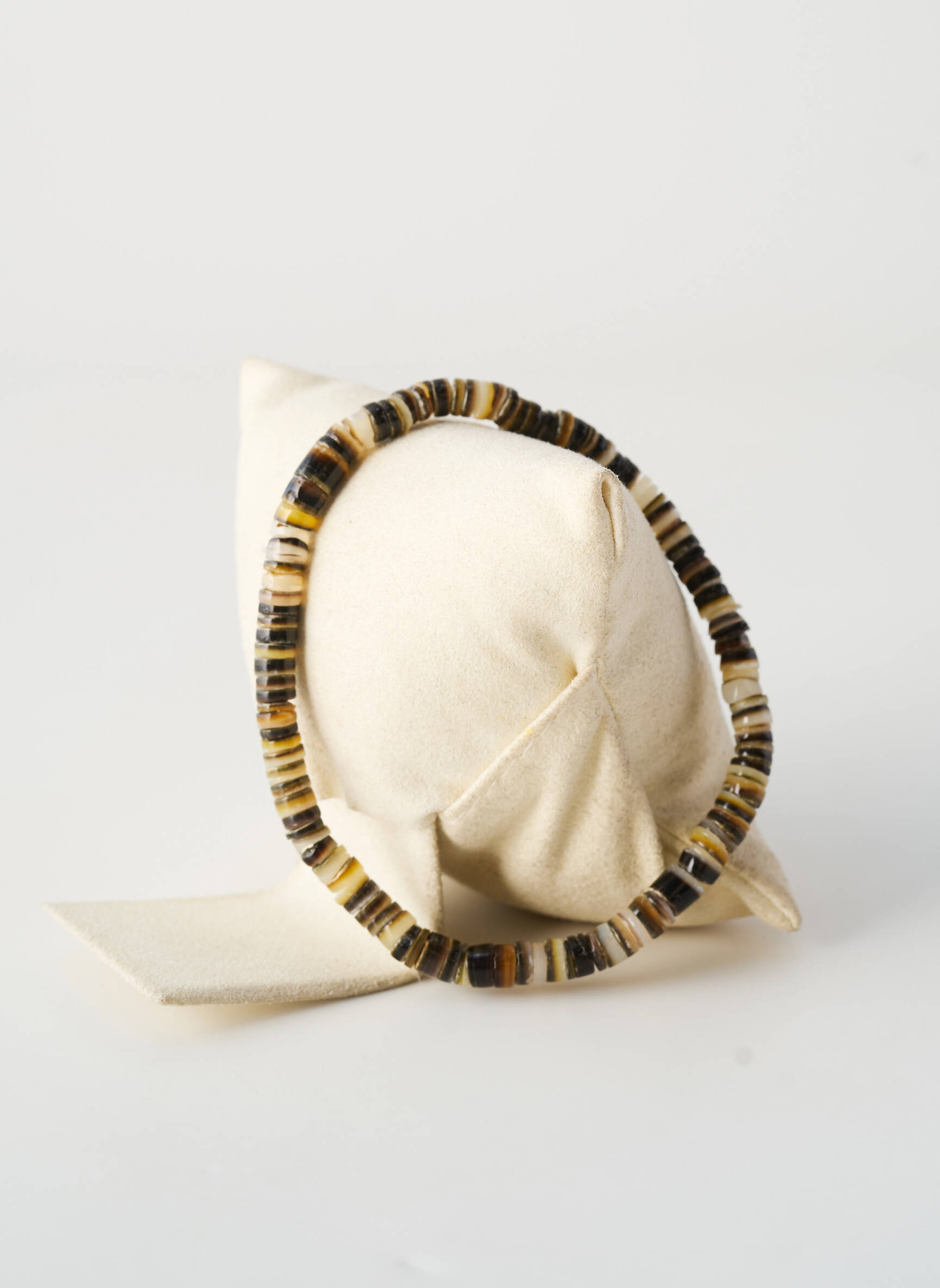 Apyrankė perlų ornamentas rudas COQUE DE NACRE vyras