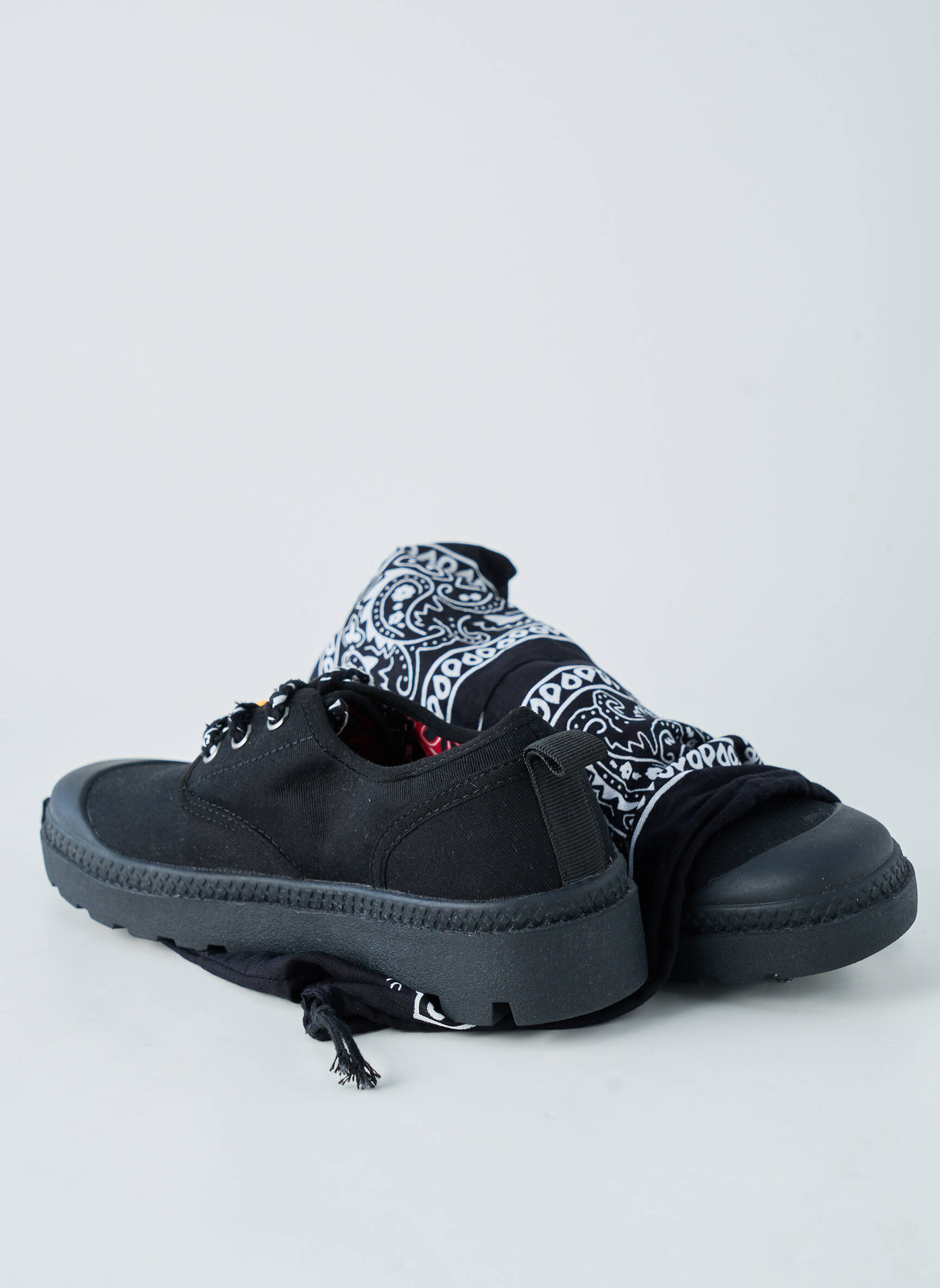 Bėgimo bateliai apvalus mygtukas kulnas nuo 4 iki 6 cm juodas ARIZONA LOVE moteris