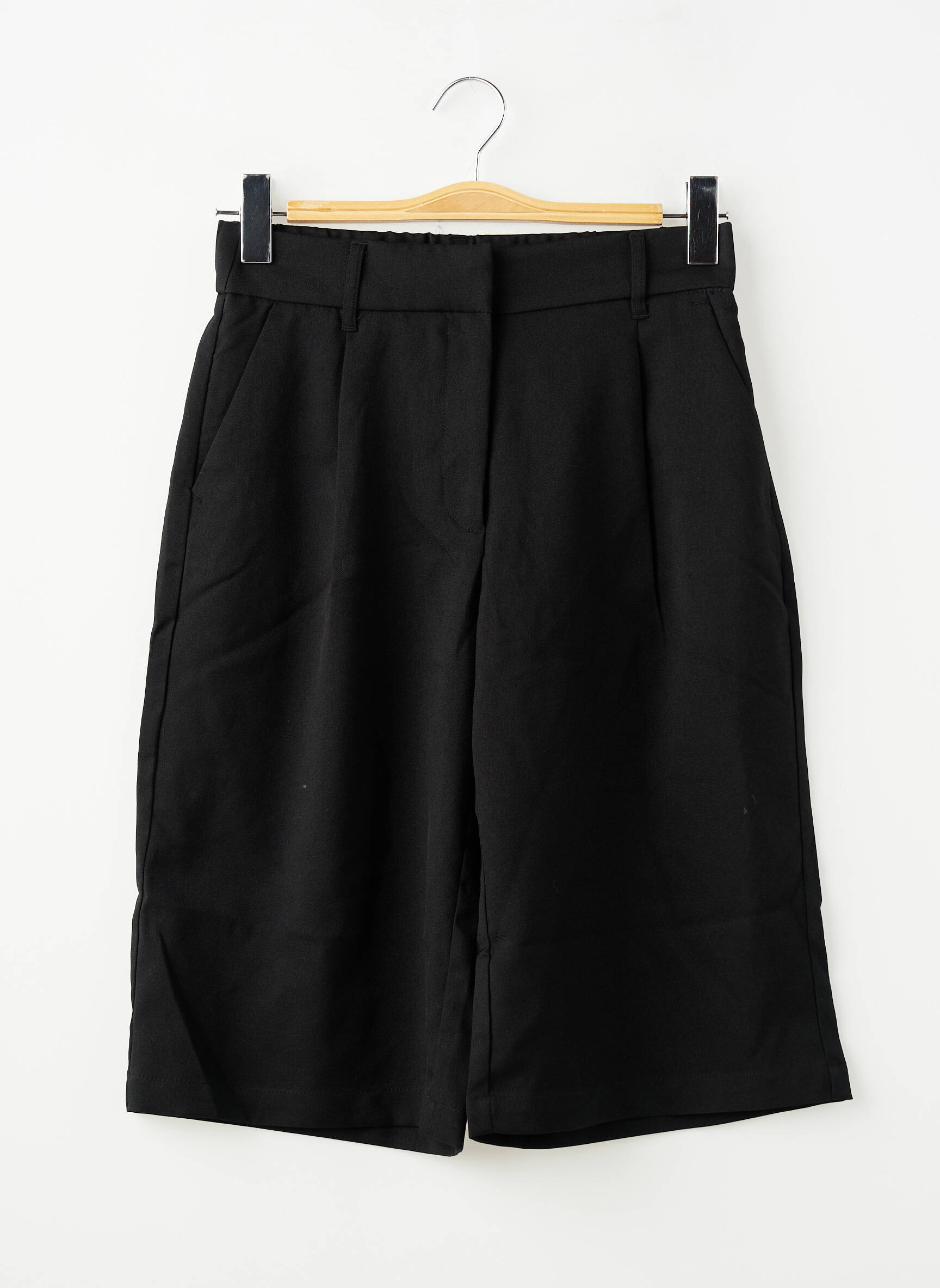Bermudas elastinė dydis normala dydis juodas FASHION NOVA moteris