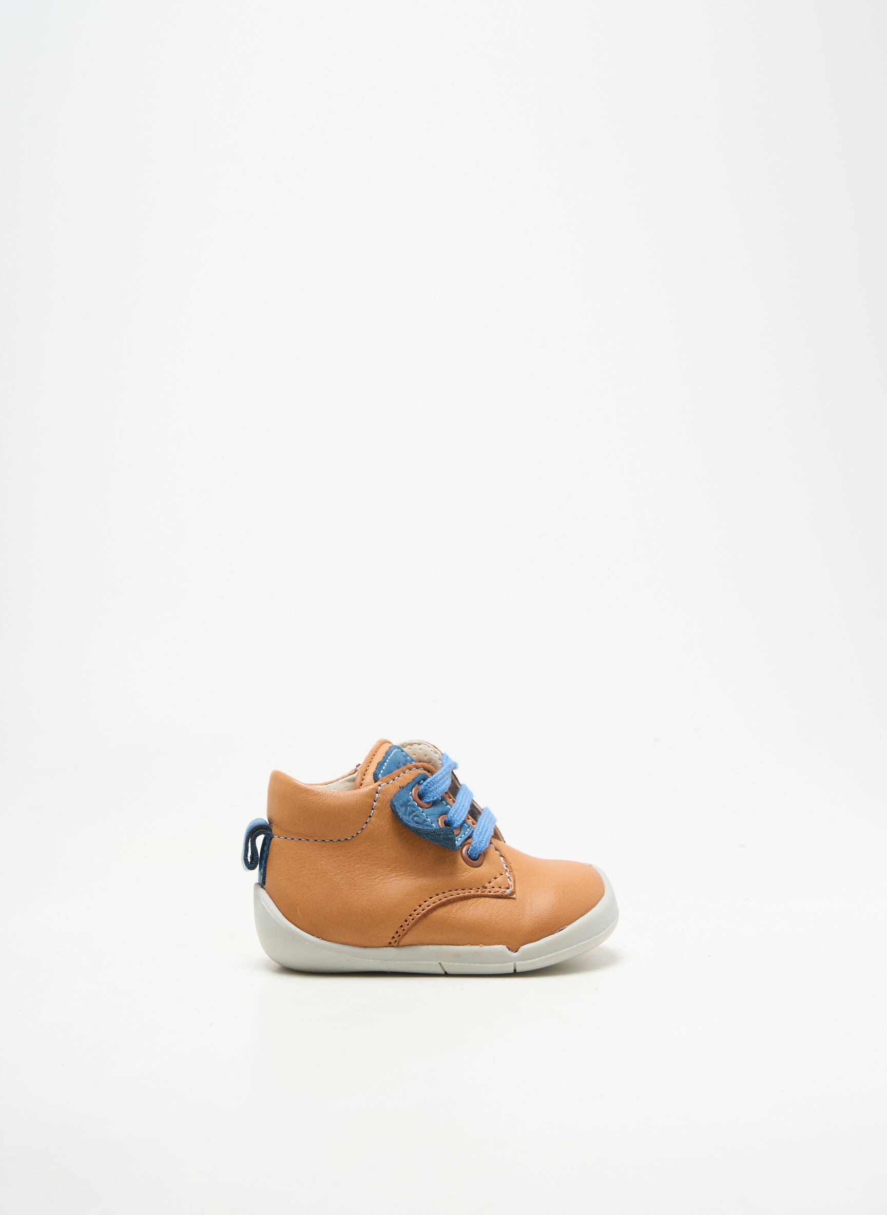 Bateliai velcro užsegimas apvalus mygtukas rudas KICKERS berniukas