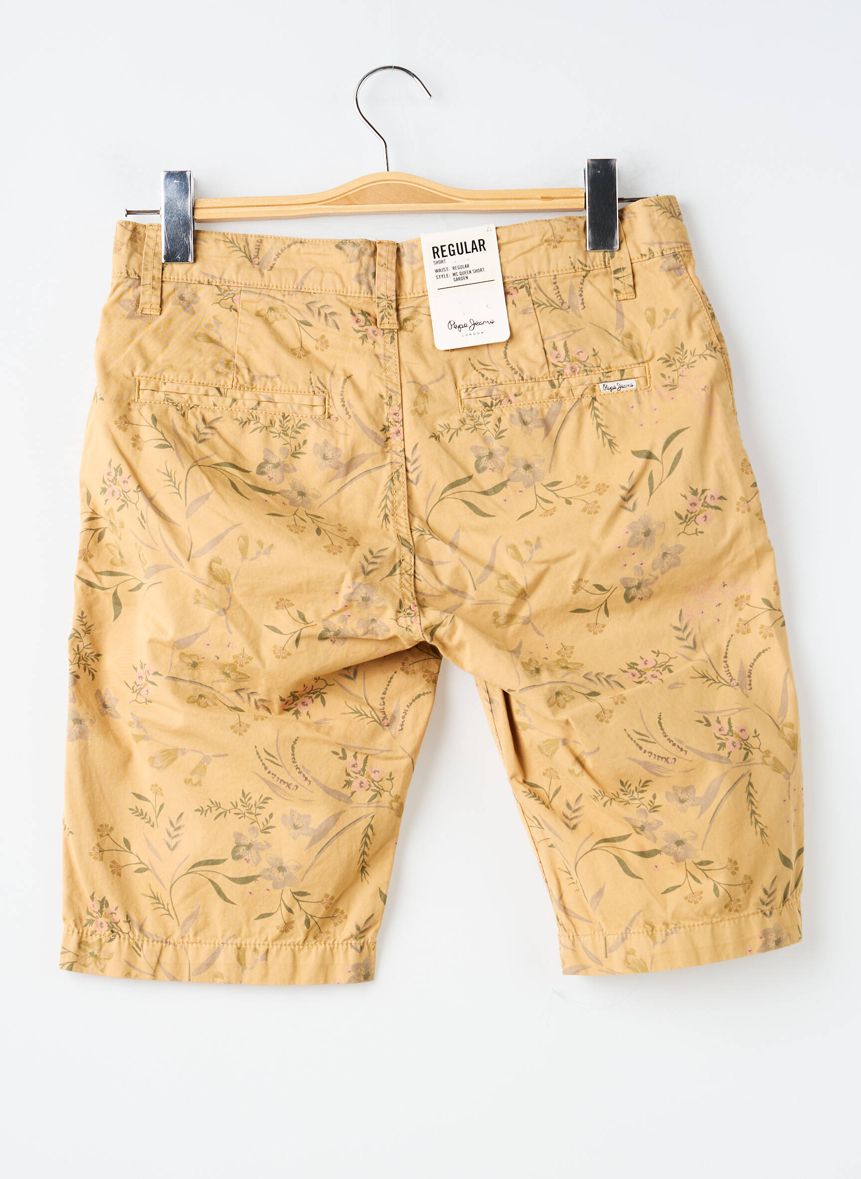 Bermudas popelinos audinys, kuris pasižymi lygiu ir tankiu paviršiumi. normala dydis bežinis PEPE JEANS vyras