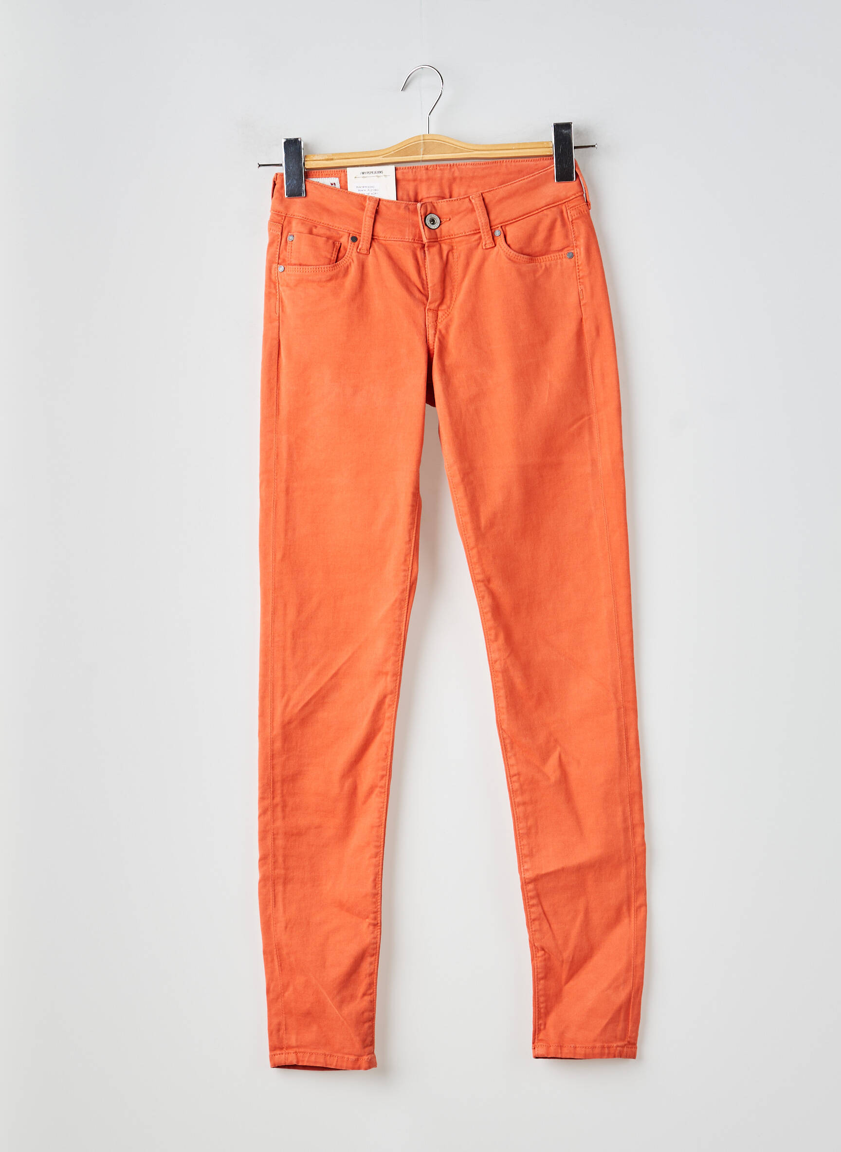 Lieknos kelnės popelinos audinys, kuris pasižymi lygiu ir tankiu paviršiumi. normala dydis oranžinė PEPE JEANS moteris