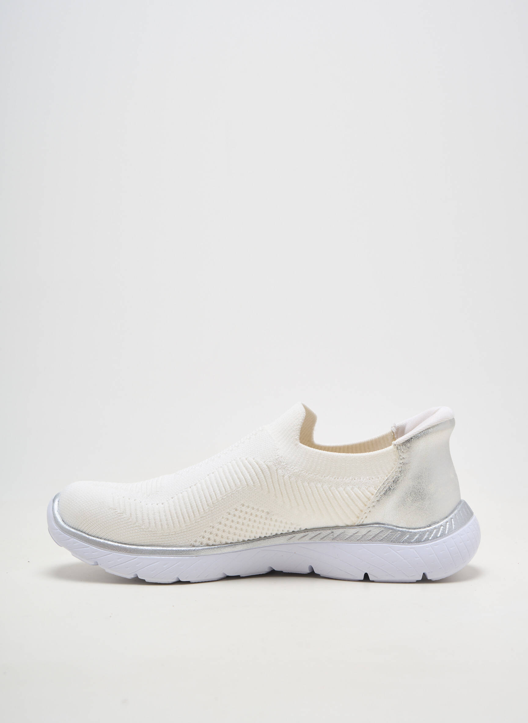 Slip-on batai apvalus mygtukas plokščias kulnas iki 3 cm baltas RIEKER moteris