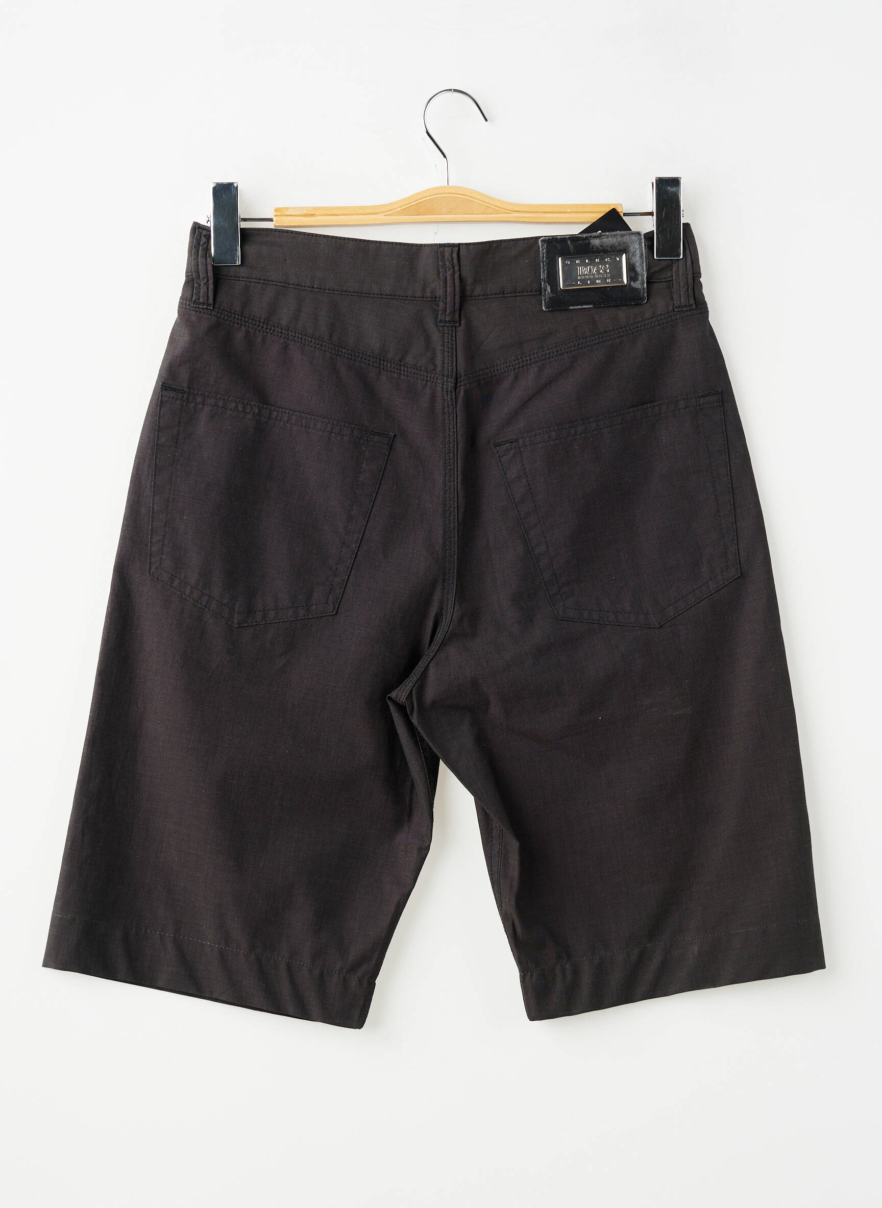 Bermudas popelinos audinys, kuris pasižymi lygiu ir tankiu paviršiumi. normala dydis juodas HUGO BOSS vyras