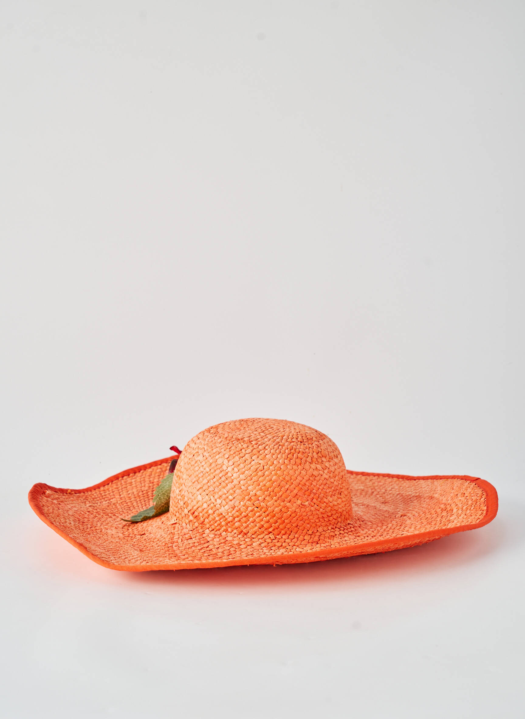 Skrybėlė šiaudinio skrybėlės forma oranžinė SAVE THE QUEEN moteris
