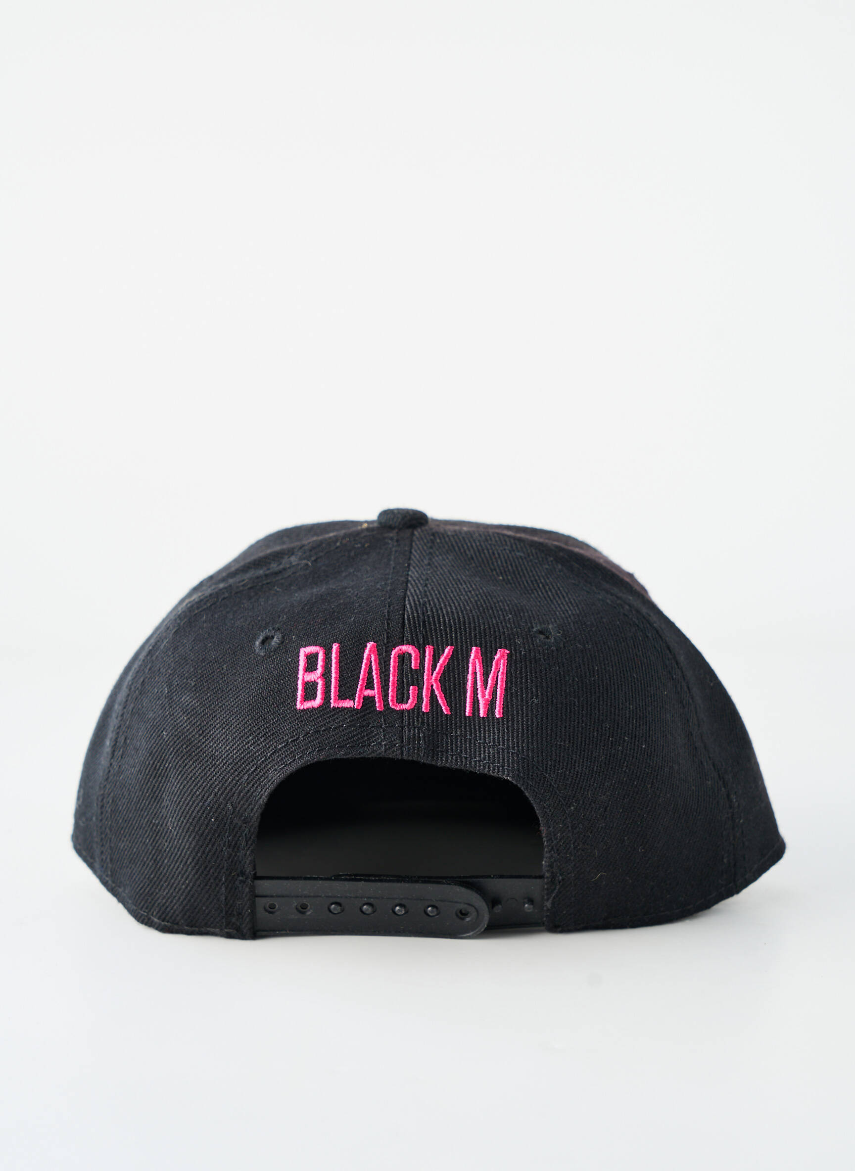 Kepuraitė siuvinėjimas juodas BLACK M vyras