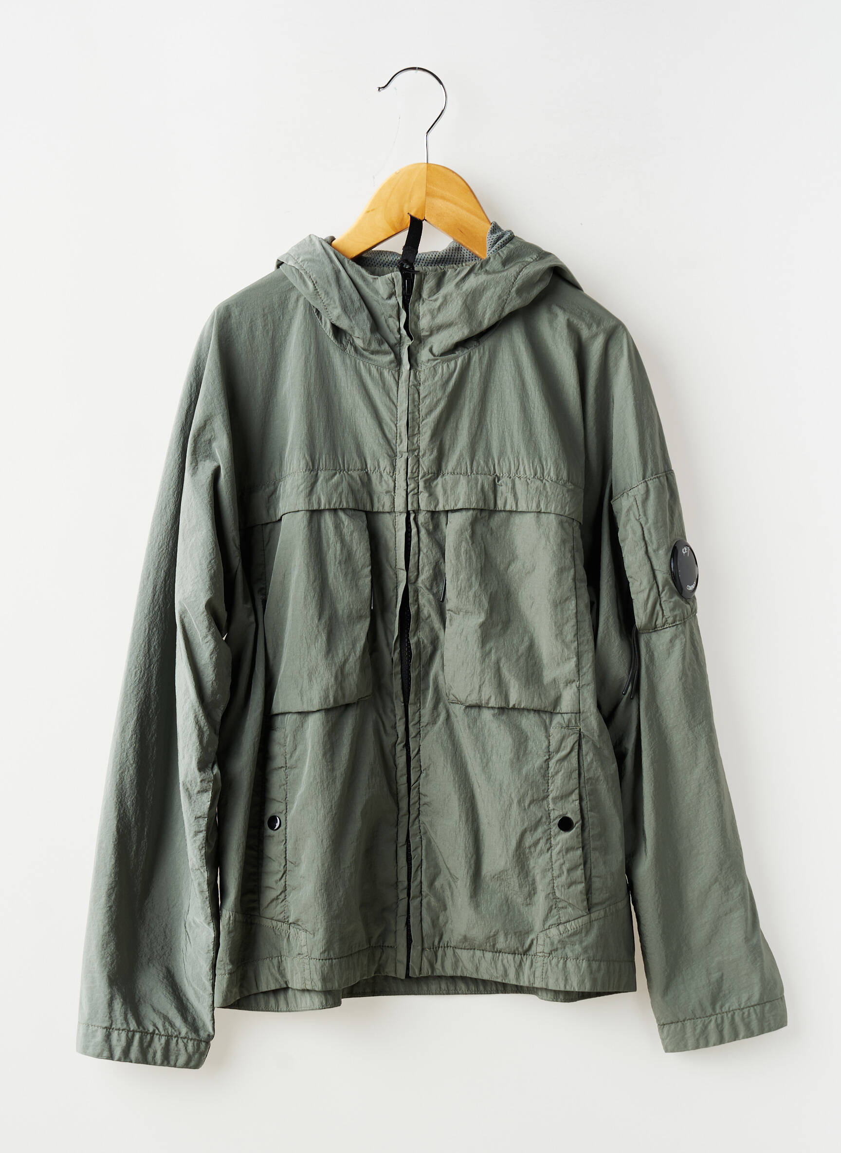 Vėjo nepraleidėjas satino efektas su gobtuvu žalias CP COMPANY berniukas