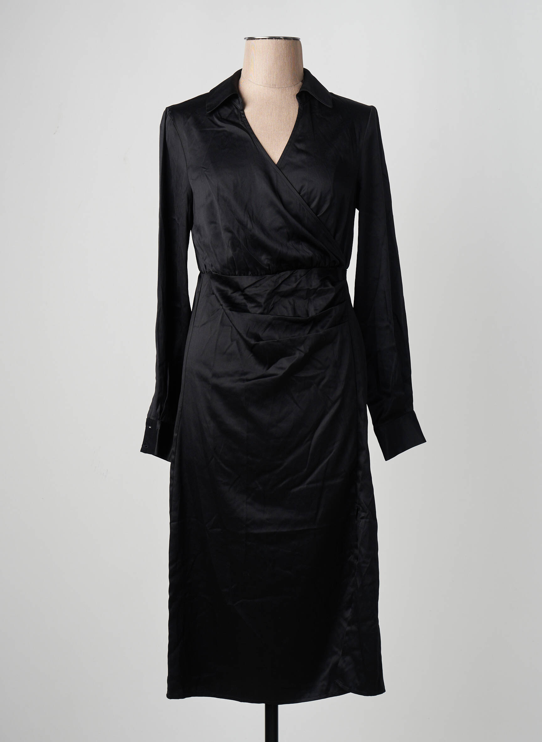 Pusilgių suknelė juodas VERO MODA moteris