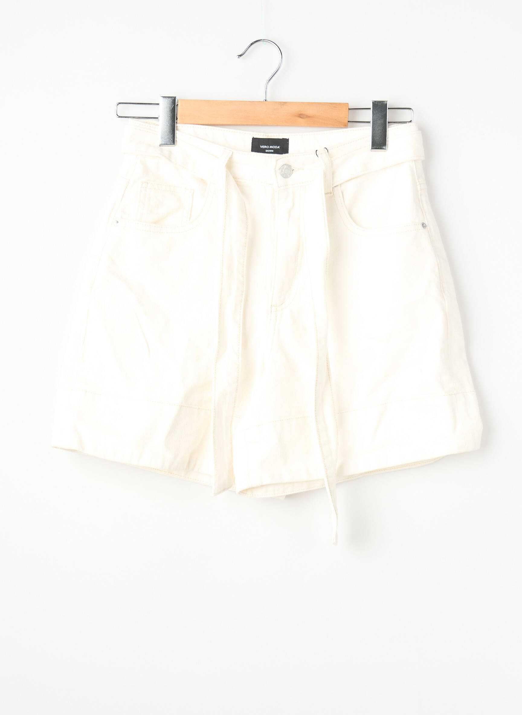 Šortas baltas VERO MODA moteris