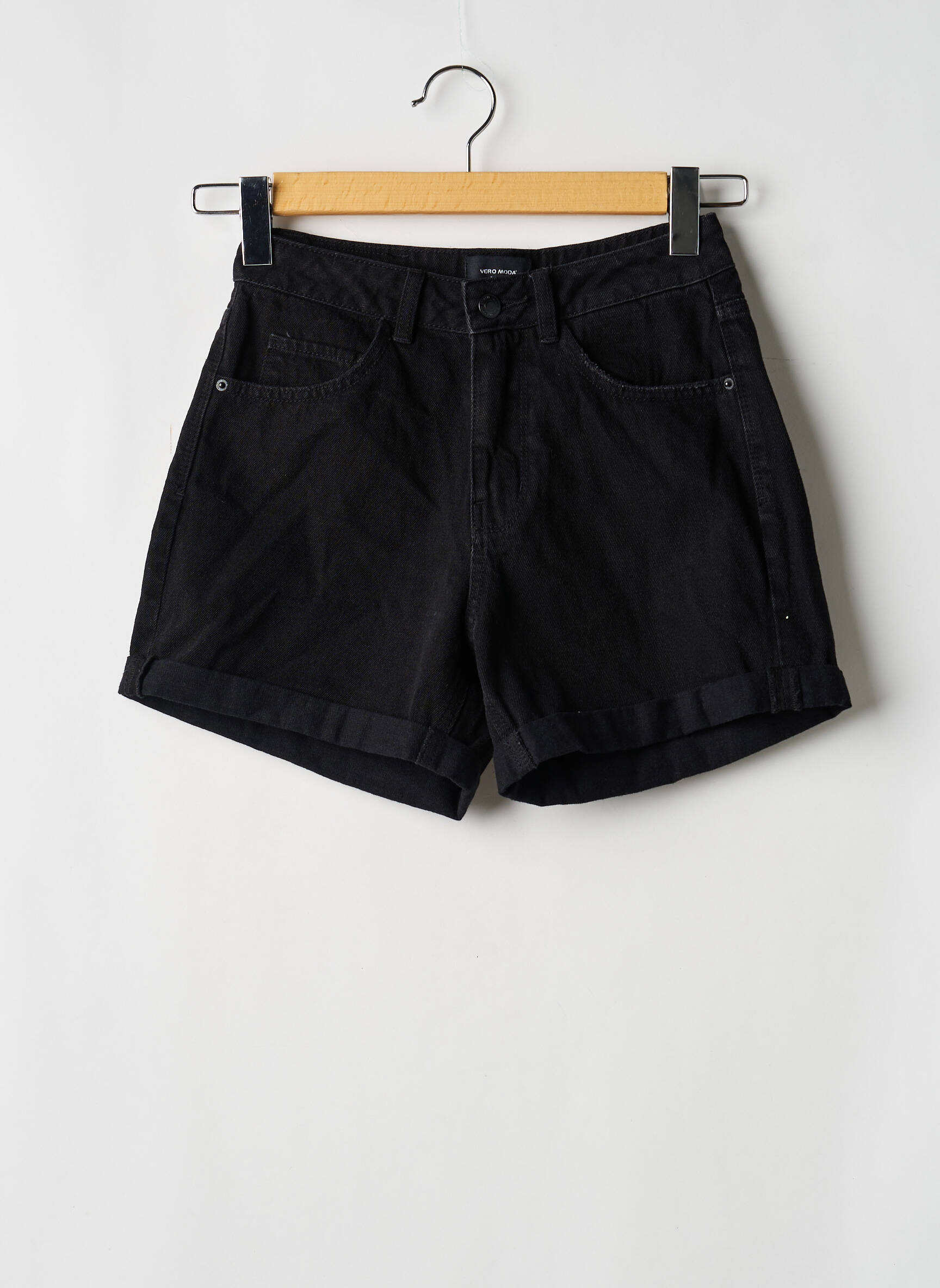 Šortas juodas VERO MODA moteris