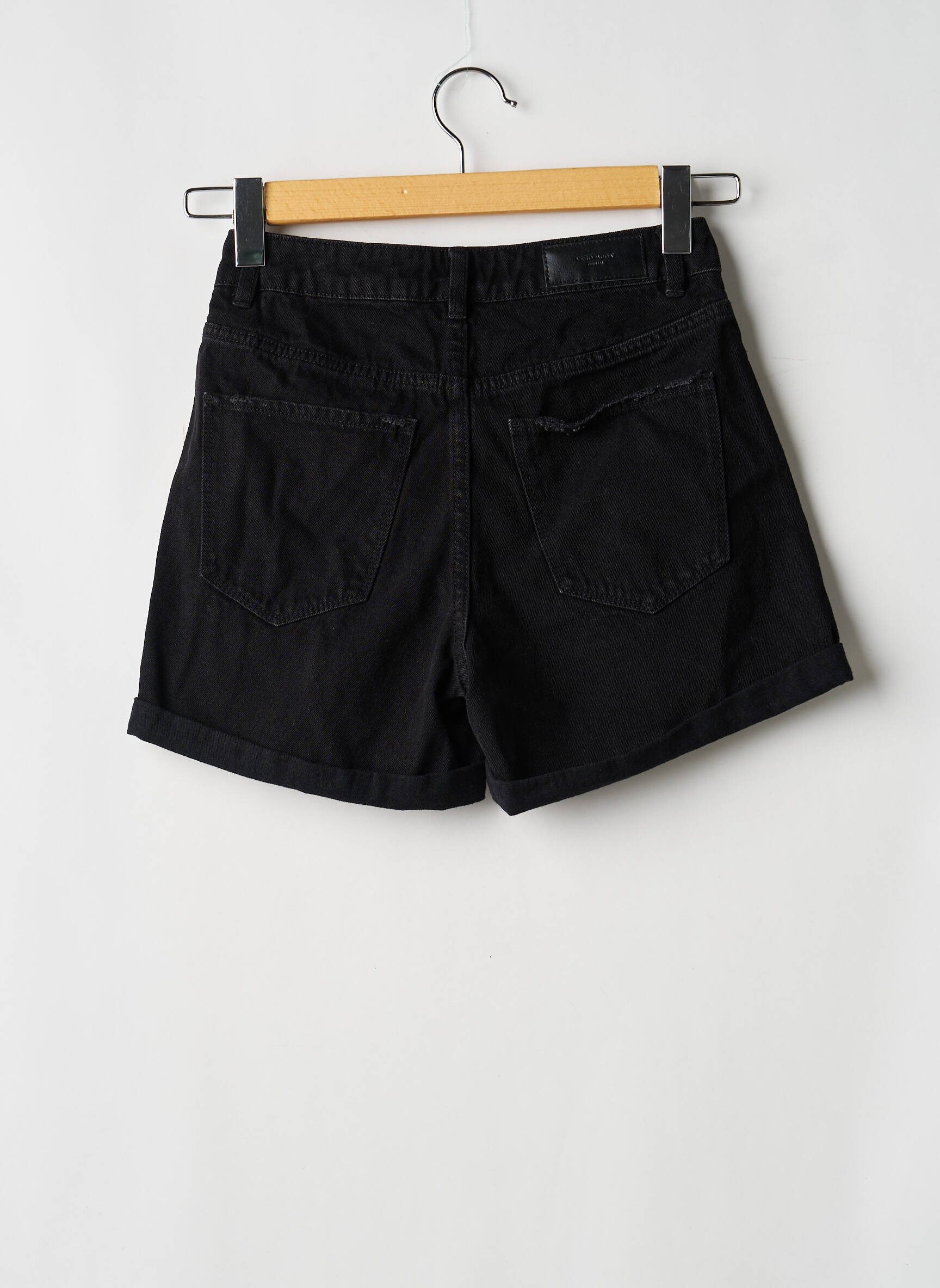 Šortas juodas VERO MODA moteris