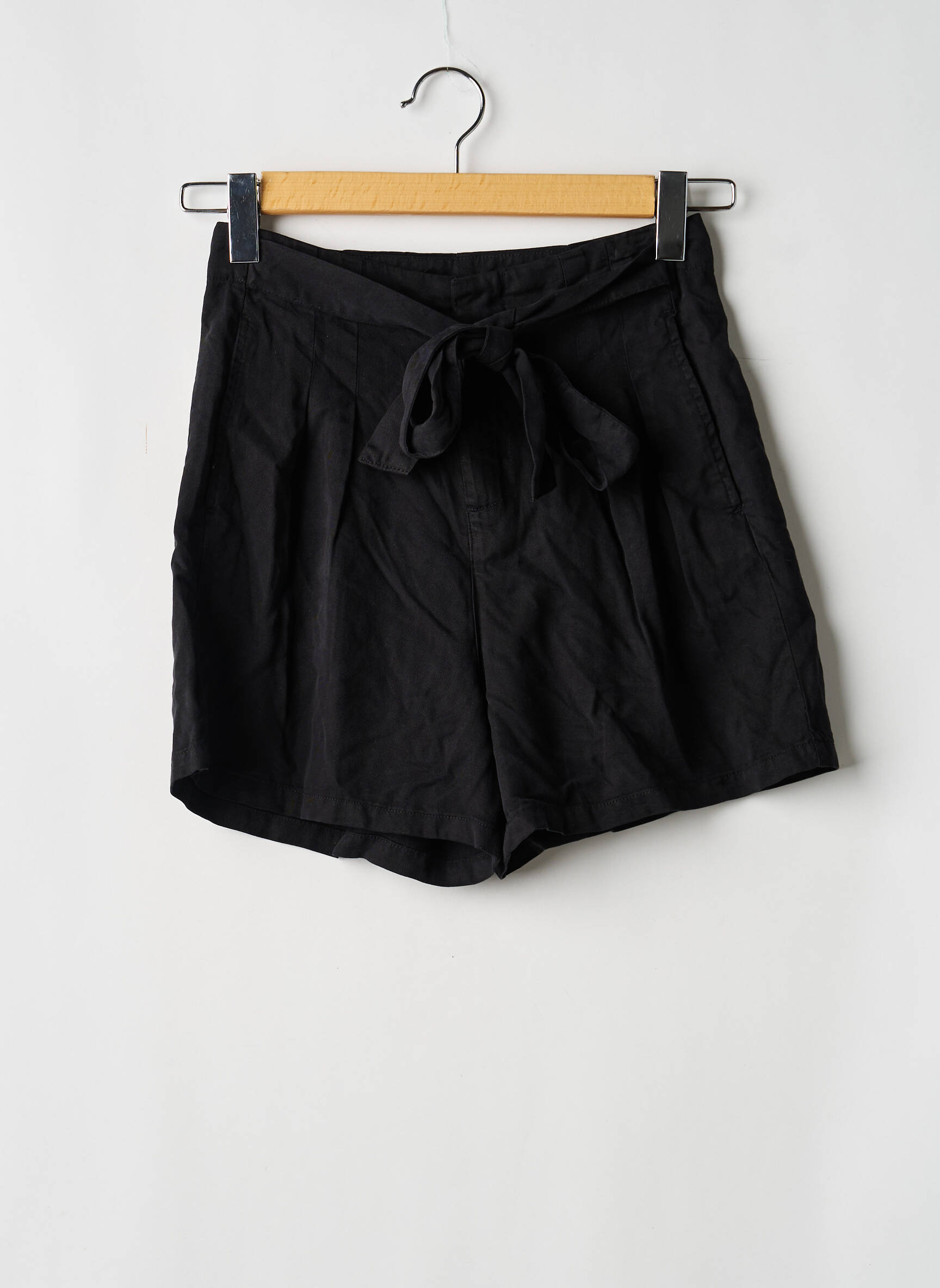 Šortas juodas VERO MODA moteris