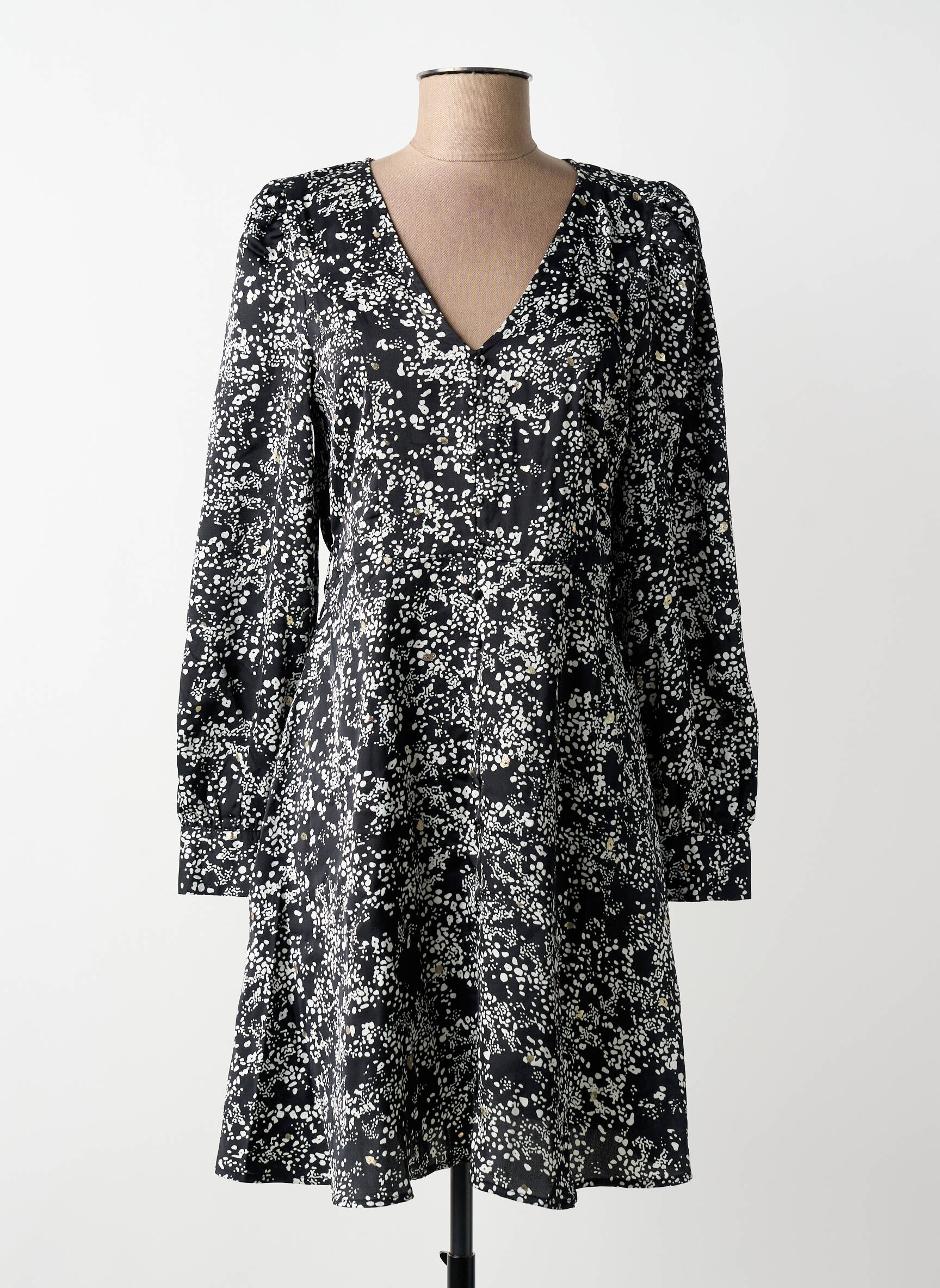 Pusilgių suknelė juodas VERO MODA moteris
