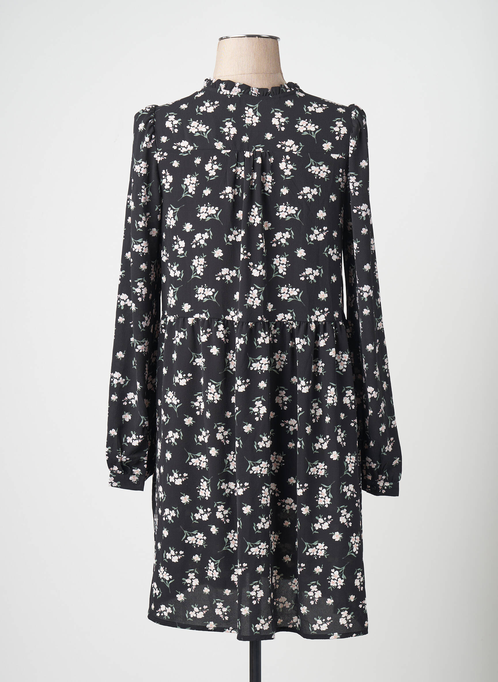 Pusilgių suknelė juodas VERO MODA moteris