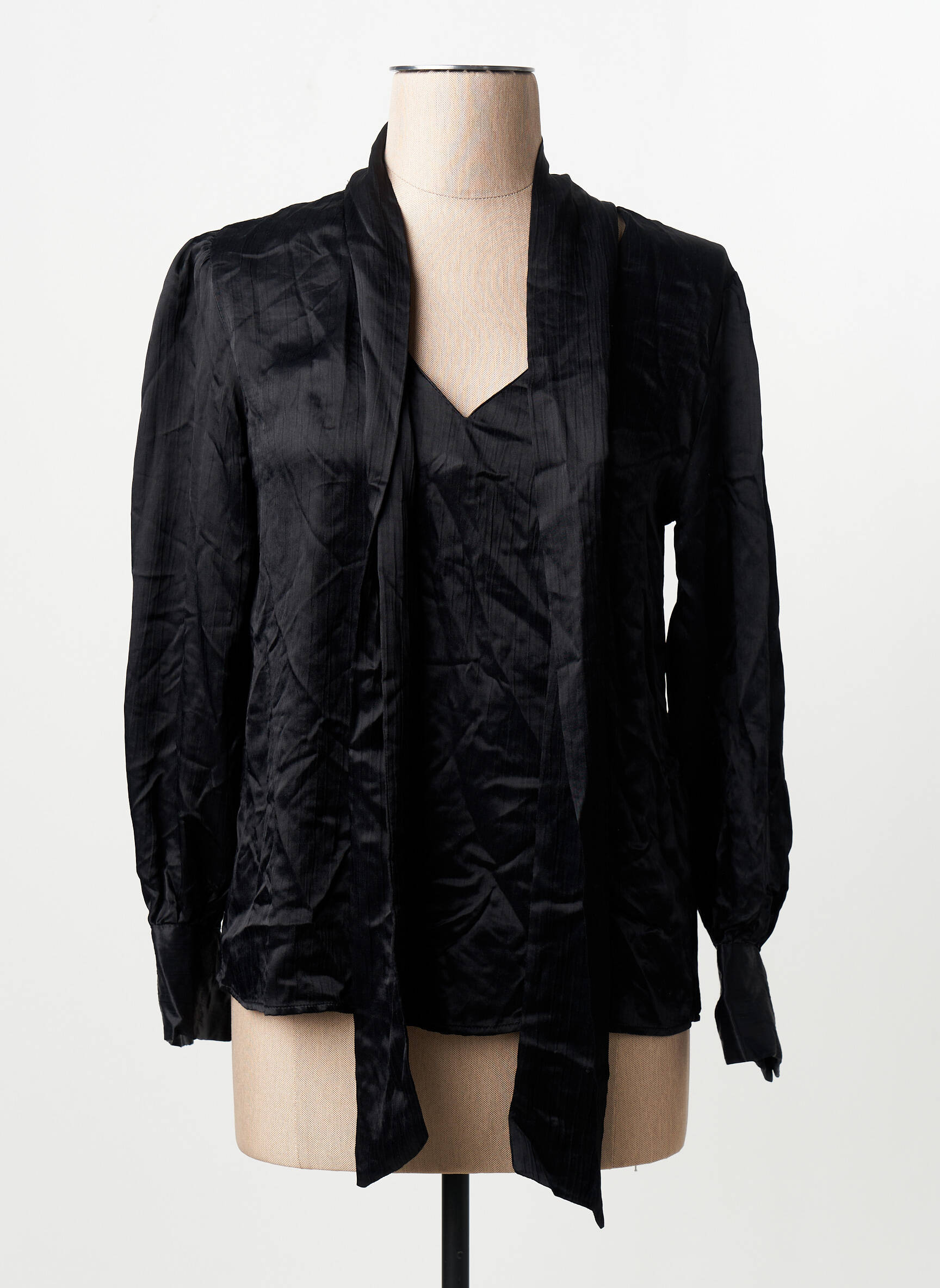 Moteriškas marškinys juodas ASTRID BLACK LABEL moteris
