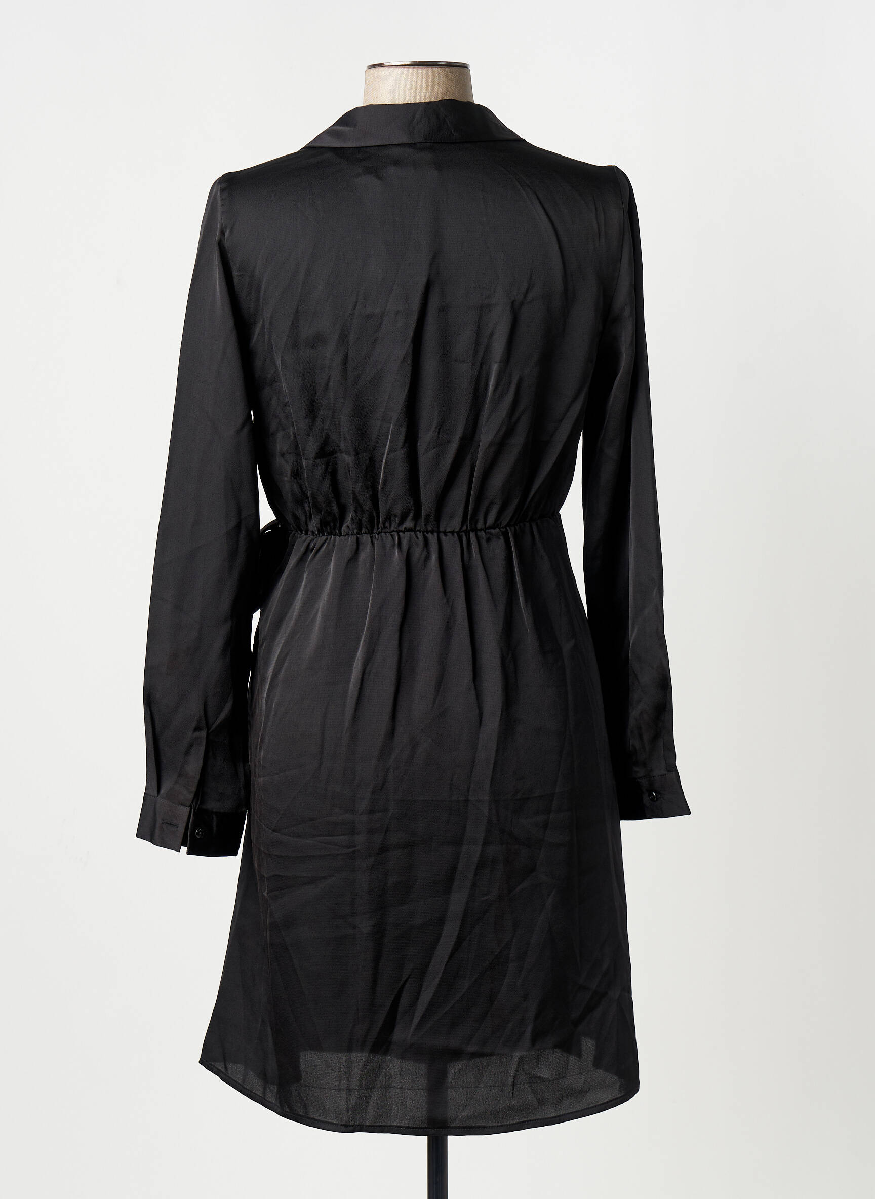 Pusilgių suknelė juodas VERO MODA moteris