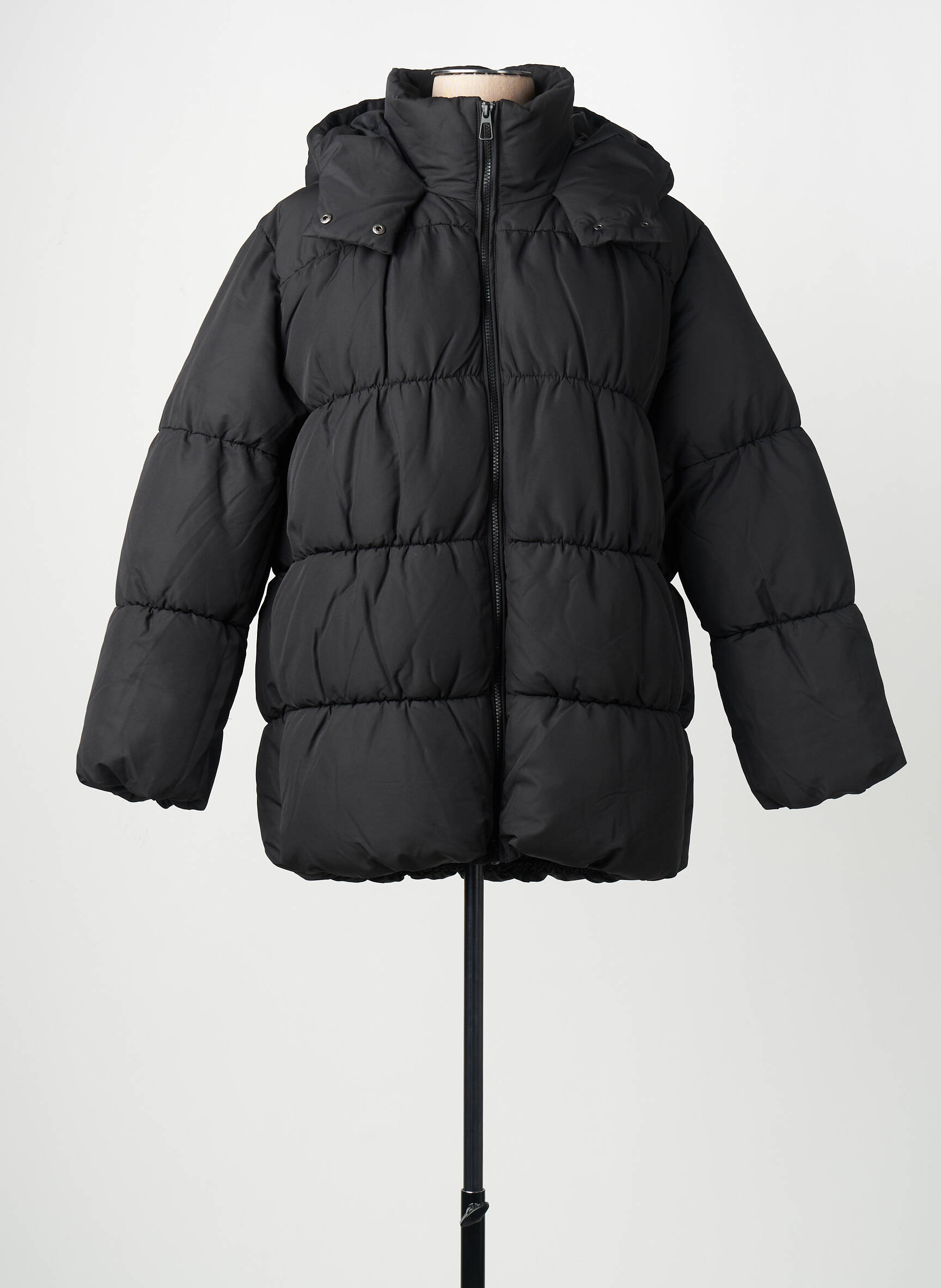 Pūkinė striukė juodas VERO MODA moteris