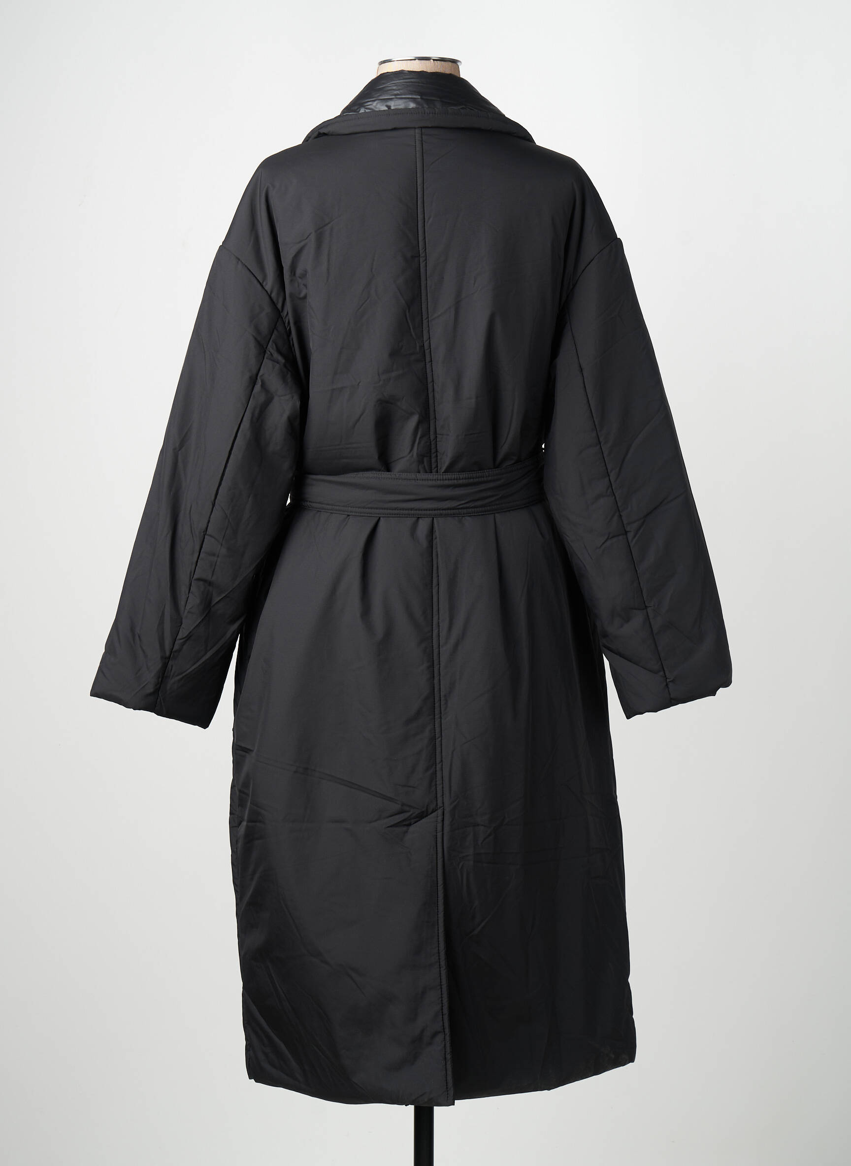 Pūkinė striukė juodas ASTRID BLACK LABEL moteris
