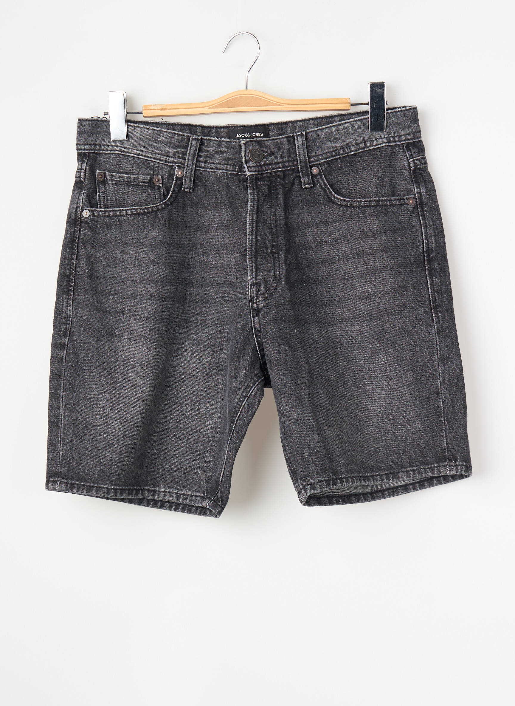 Šortas pilka JACK & JONES vyras