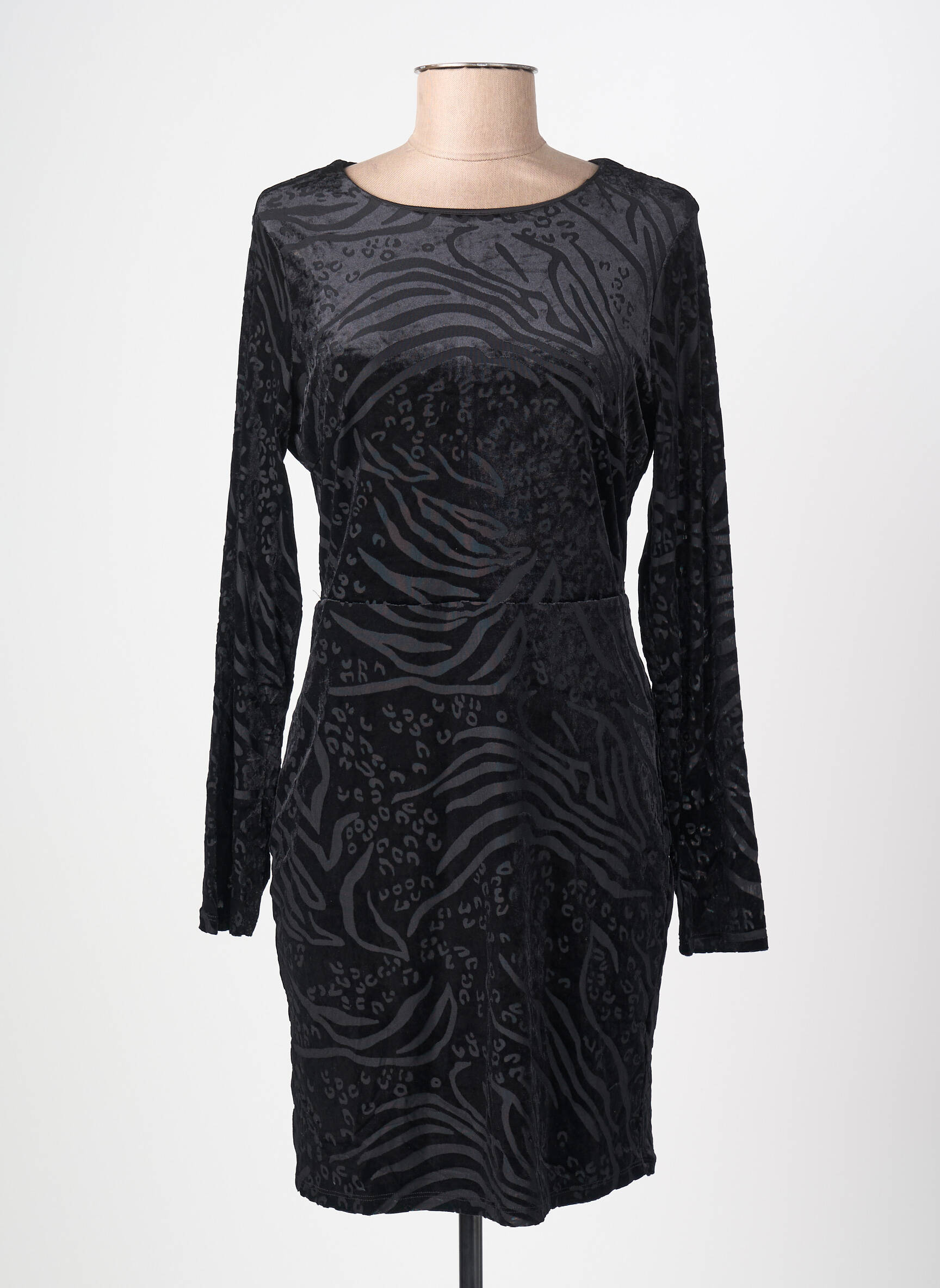 Pusilgių suknelė juodas VERO MODA moteris