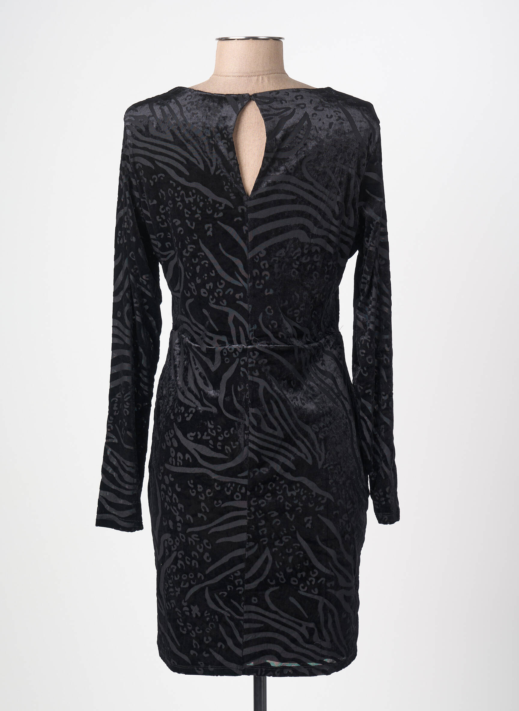 Pusilgių suknelė juodas VERO MODA moteris