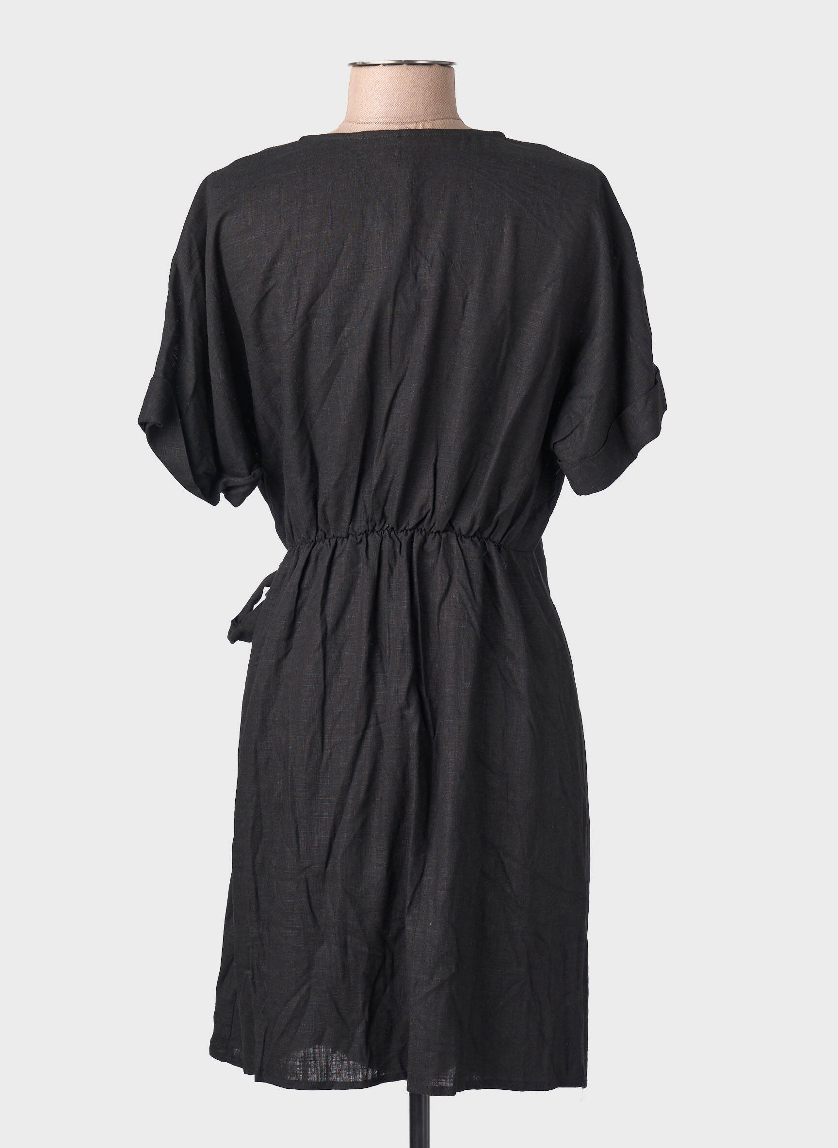 Pusilgių suknelė juodas VERO MODA moteris