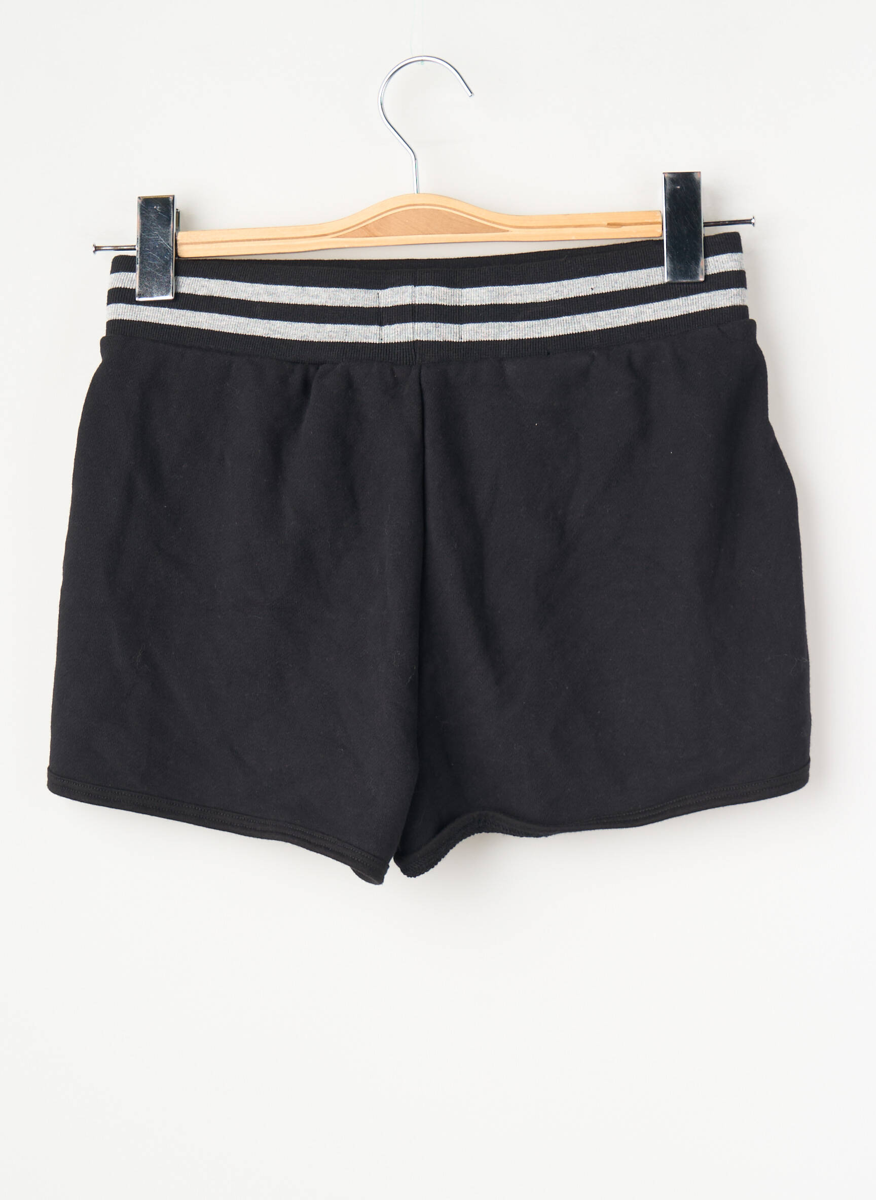 Šortas juodas SUPERDRY moteris