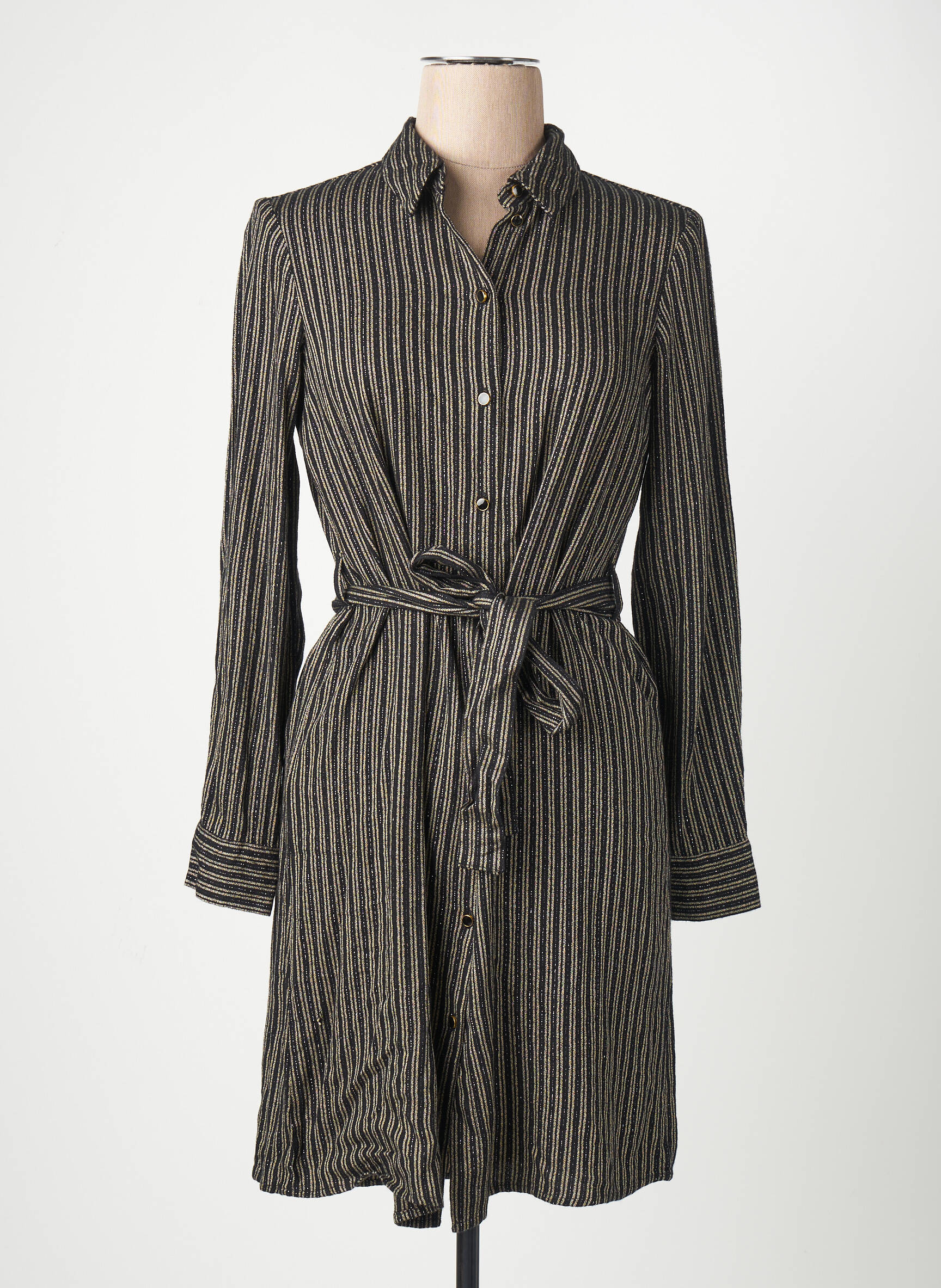Pusilgių suknelė juodas VERO MODA moteris