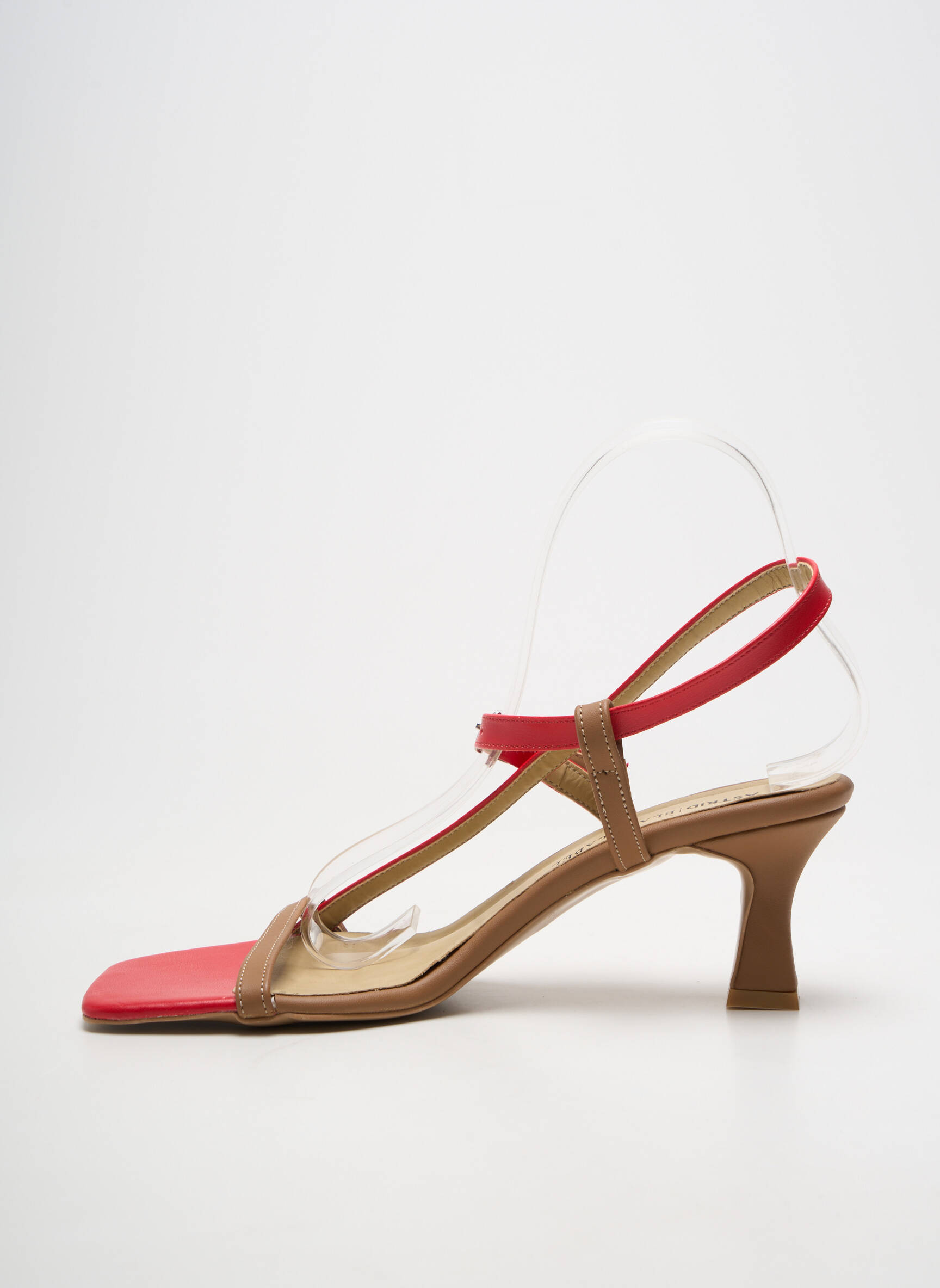 Sandalai/nu pėdos raudona ASTRID BLACK LABEL moteris