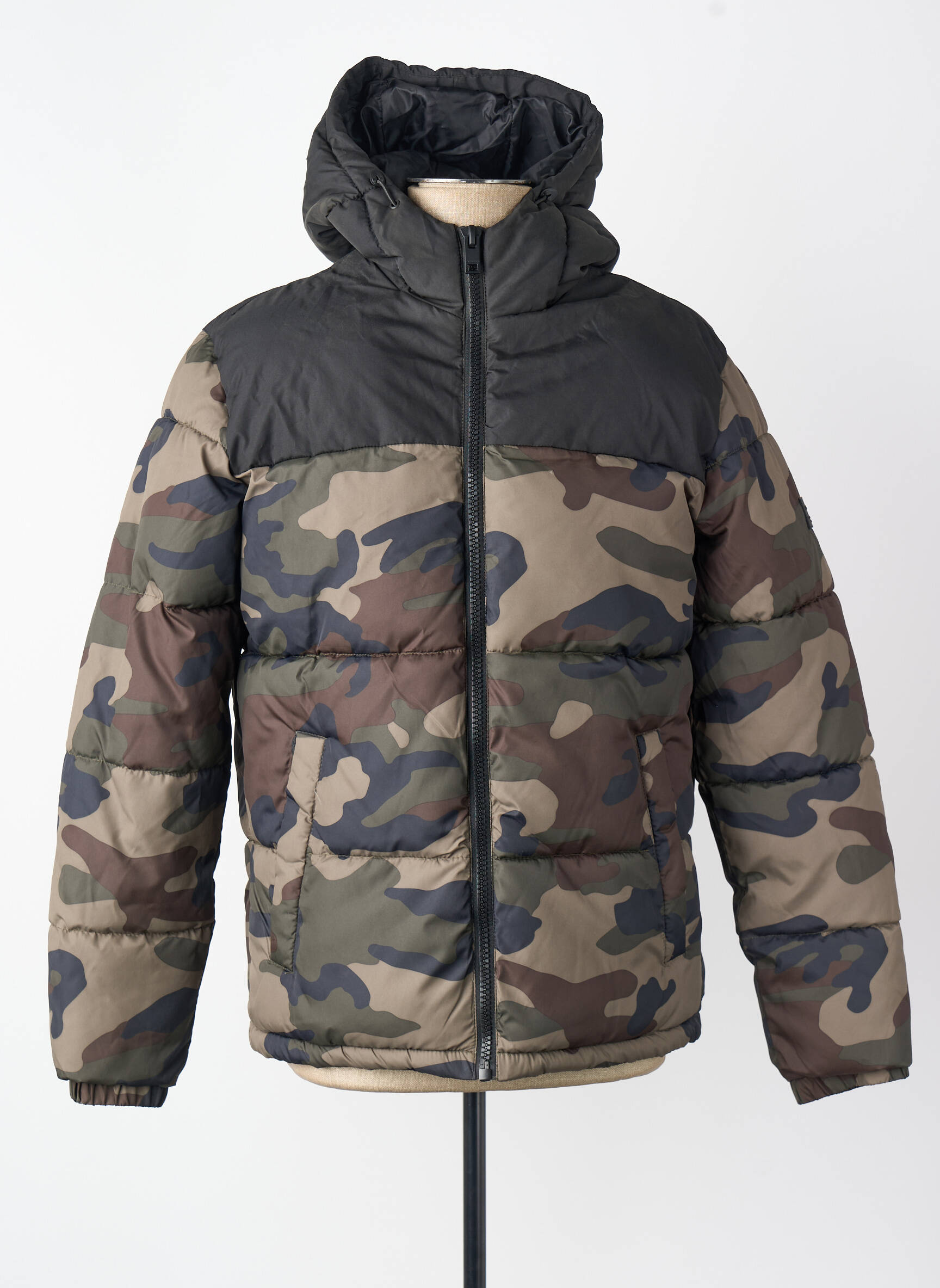 Pūkinė striukė žalias JACK & JONES vyras